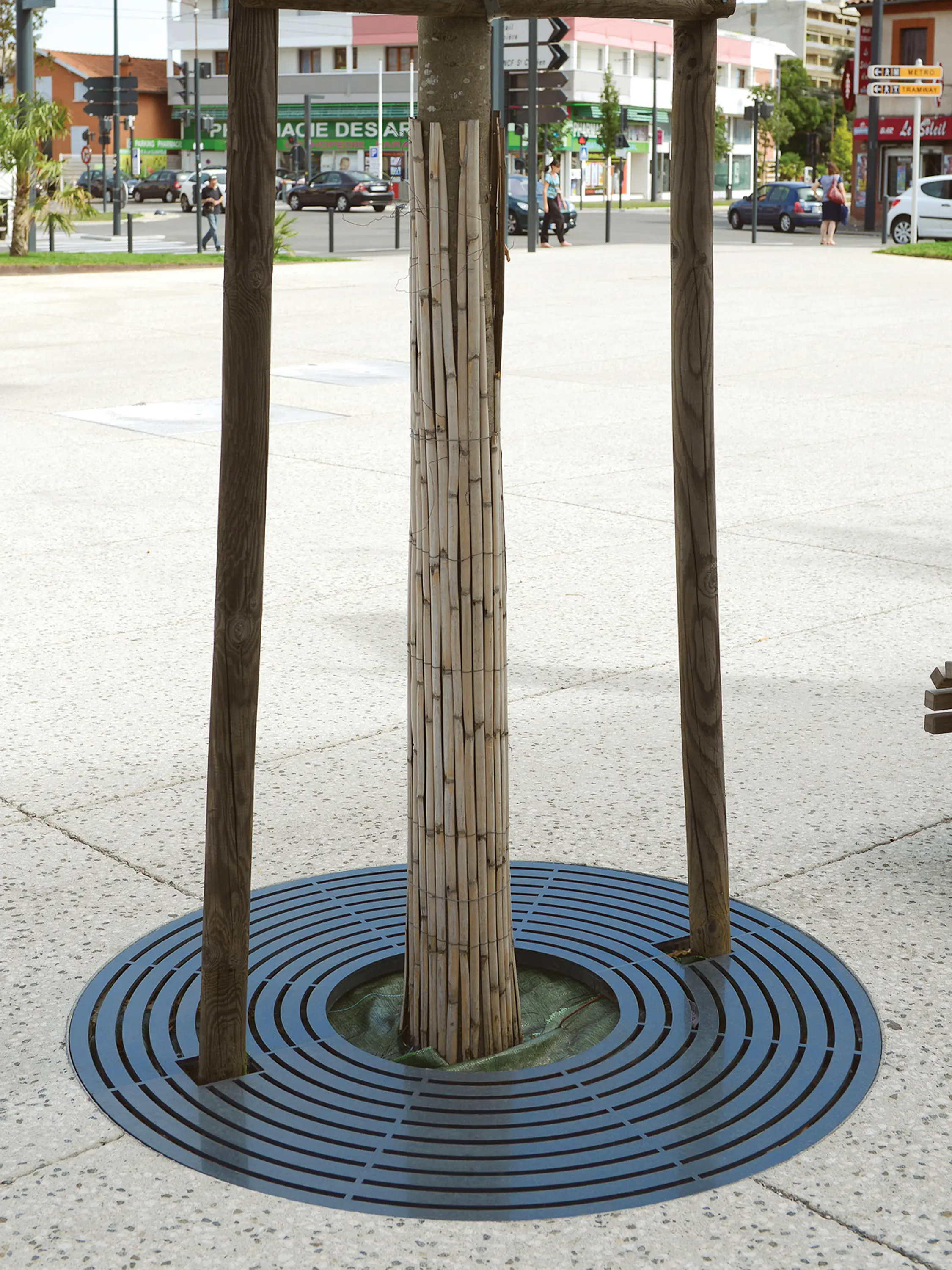 Univers et Cité - Mobilier urbain - Synergie Tree Grates