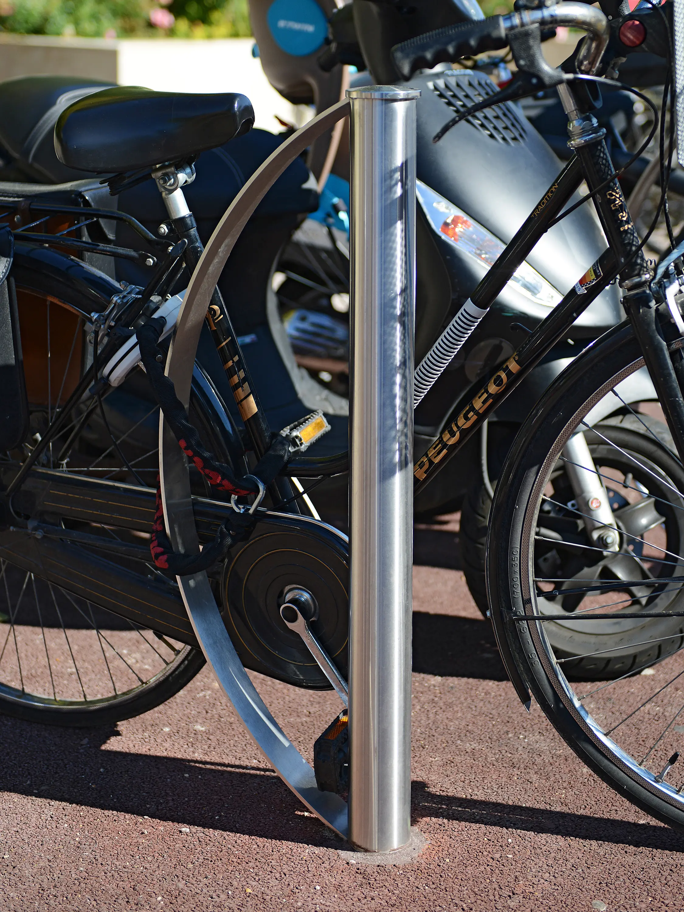 Univers et Cité - Mobilier urbain - Vision Bike Rack