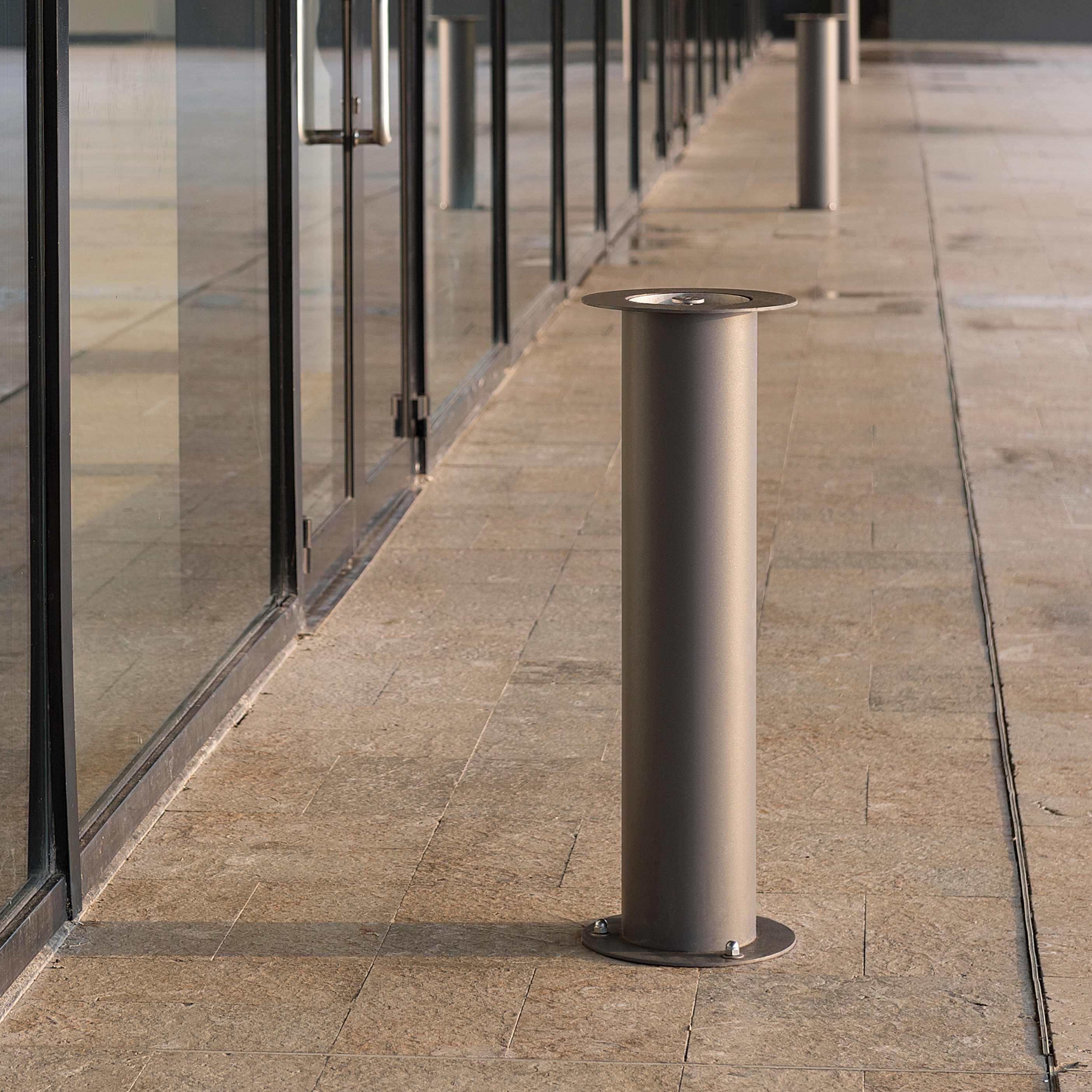 Display product Ashtray Tiby from manufacturer Univers et Cité - Mobilier urbain