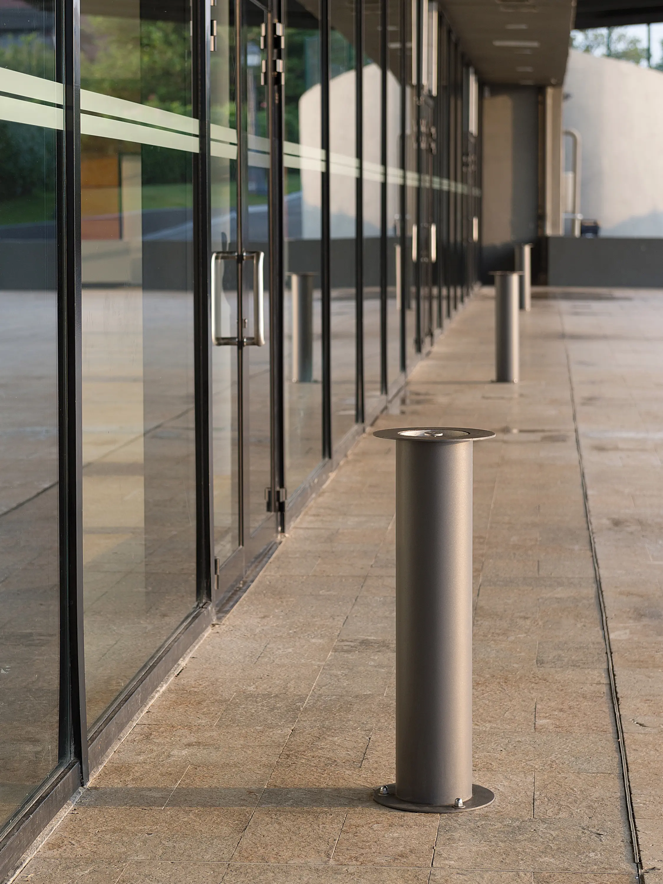 Univers et Cité - Mobilier urbain - Ashtray Tiby