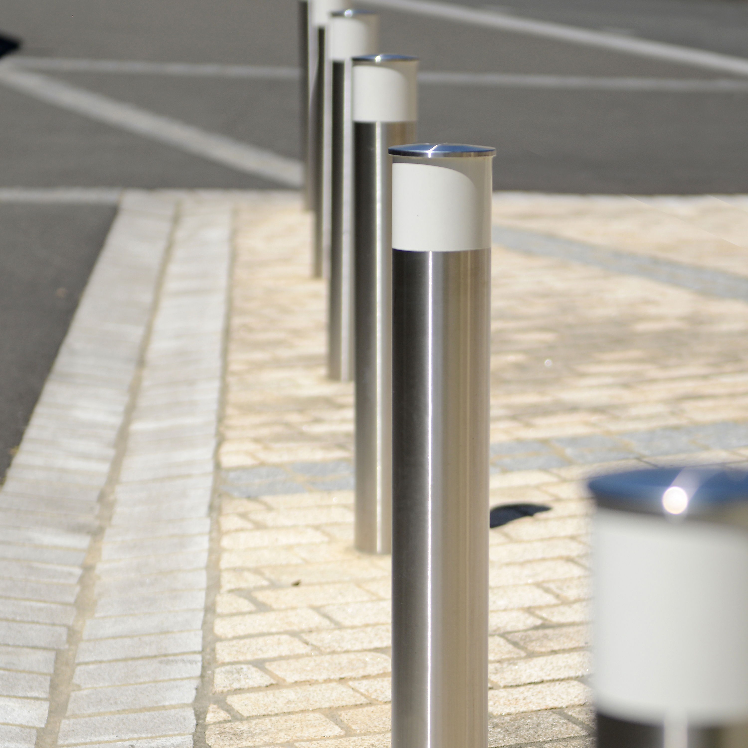 Display product Vision Bollard from manufacturer Univers et Cité - Mobilier urbain