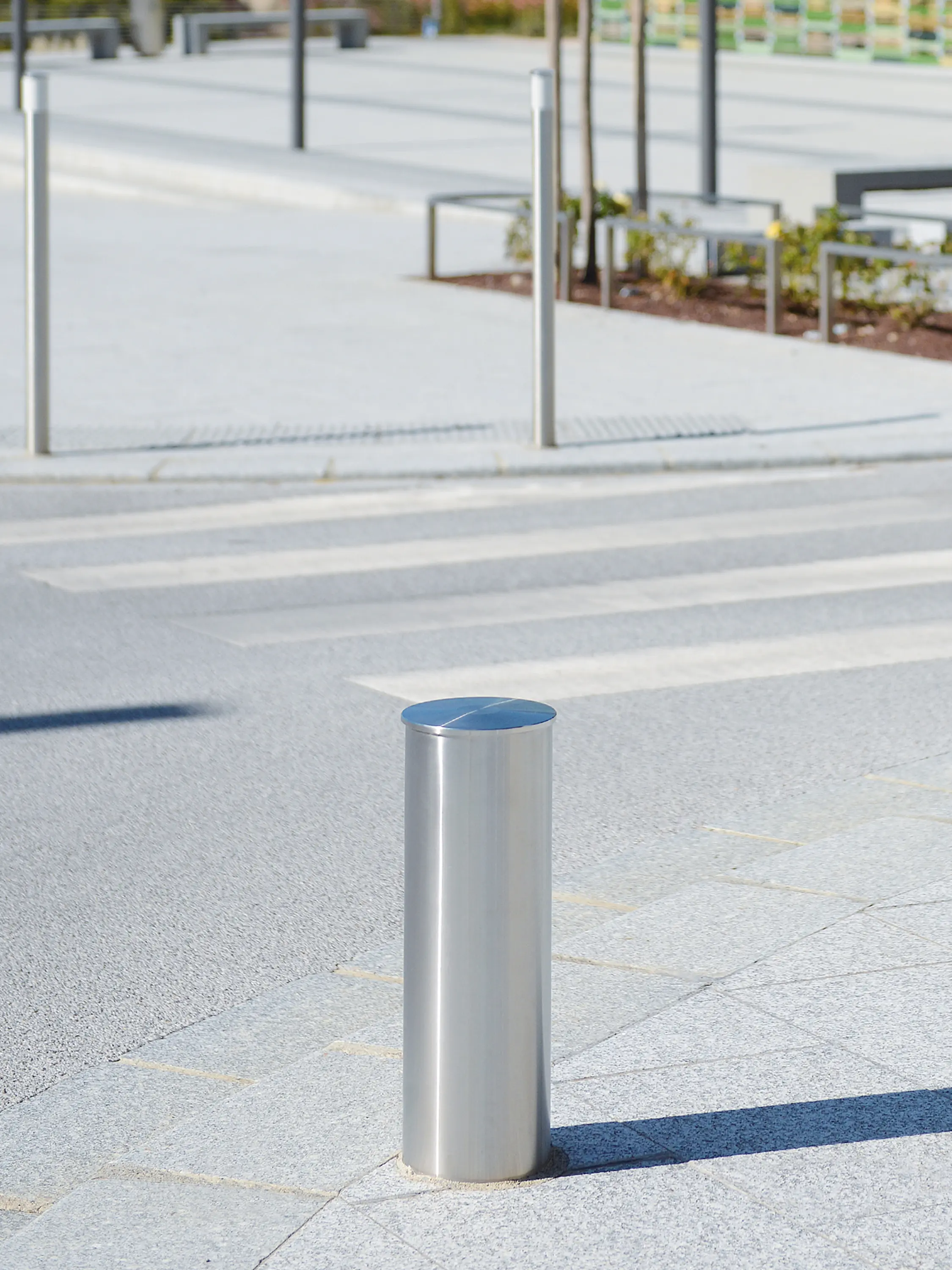 Univers et Cité - Mobilier urbain - Vision Bollard
