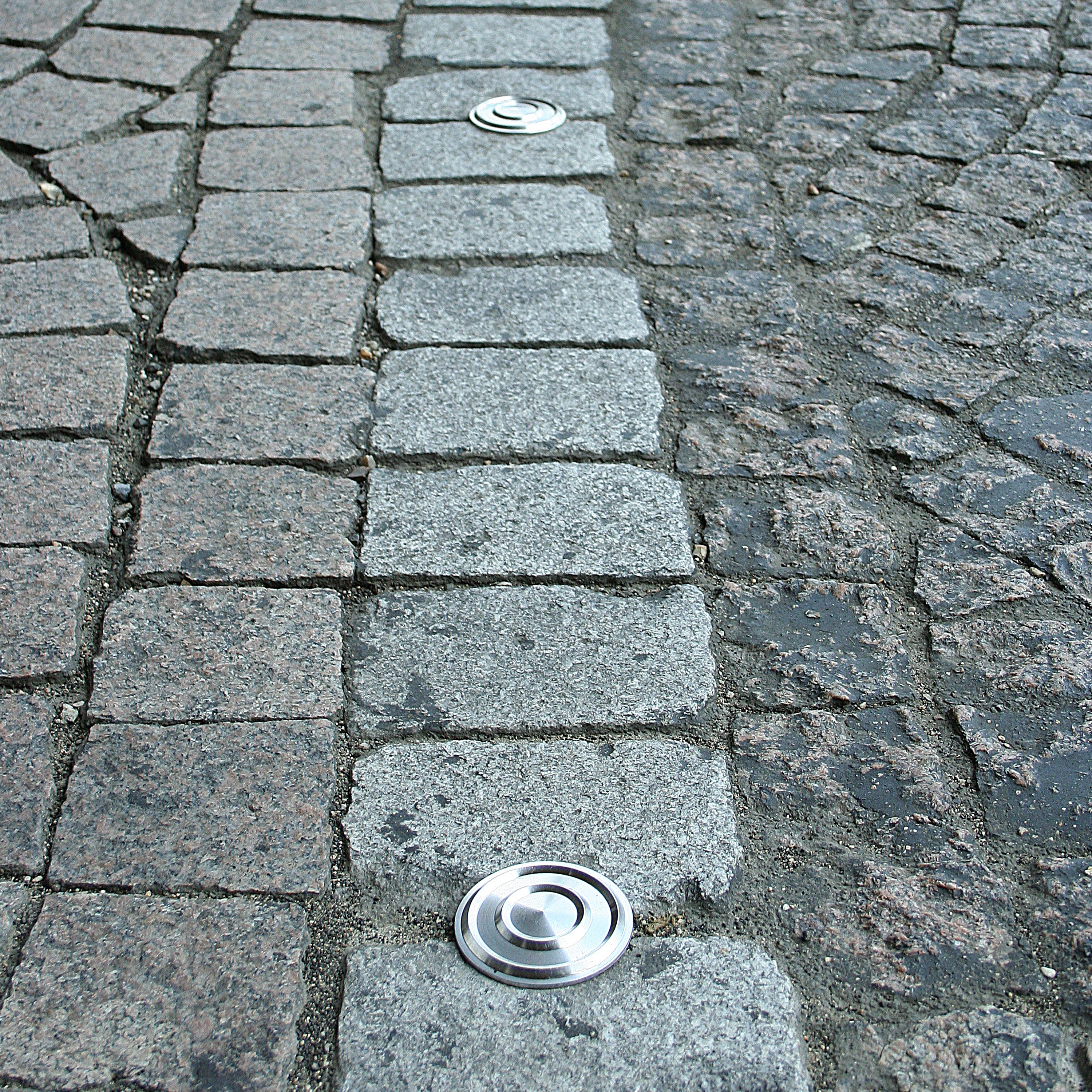 Display product Non-skid Vision Studs from manufacturer Univers et Cité - Mobilier urbain