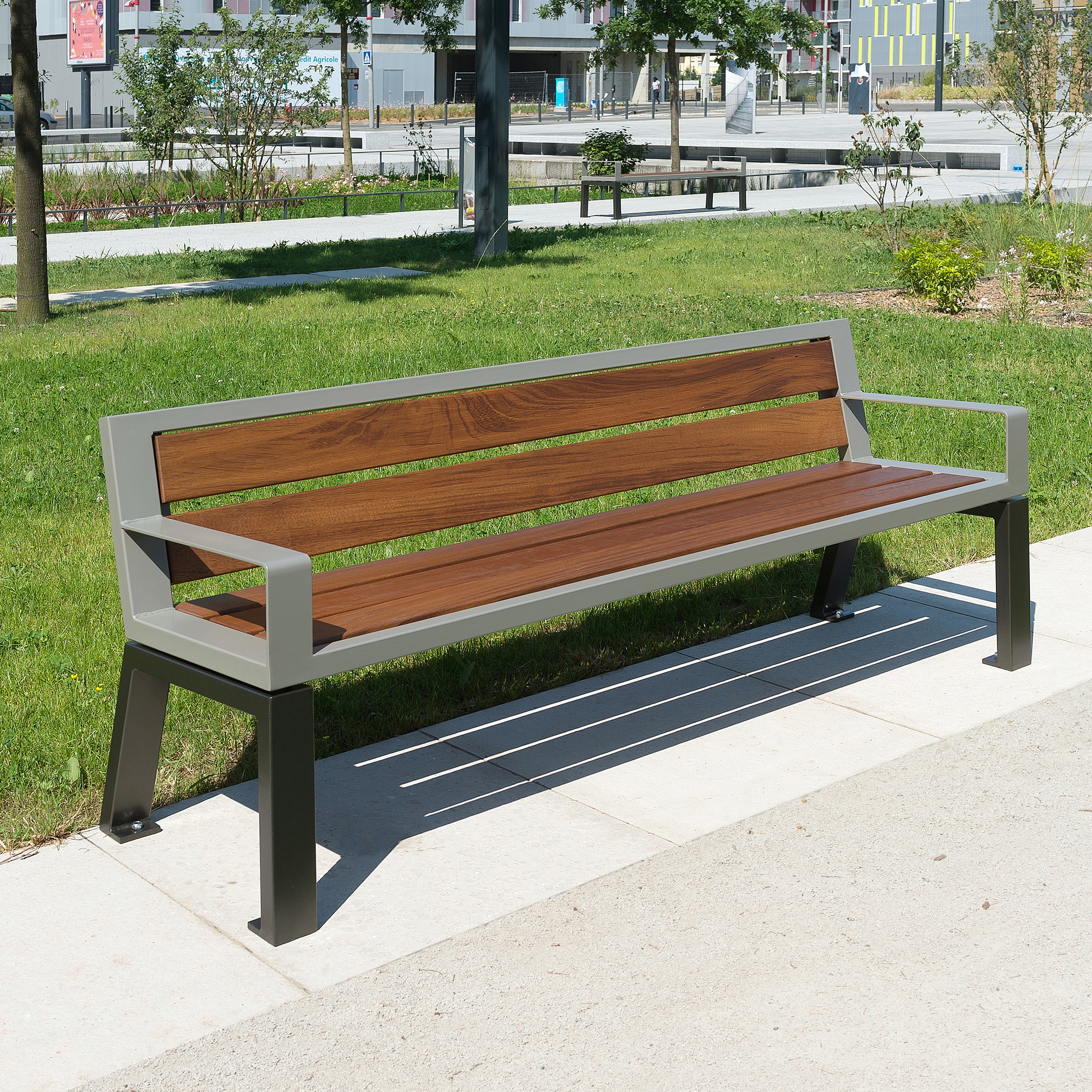 Mostra il prodotto Zéo Bench del produttore Univers et Cité - Mobilier urbain