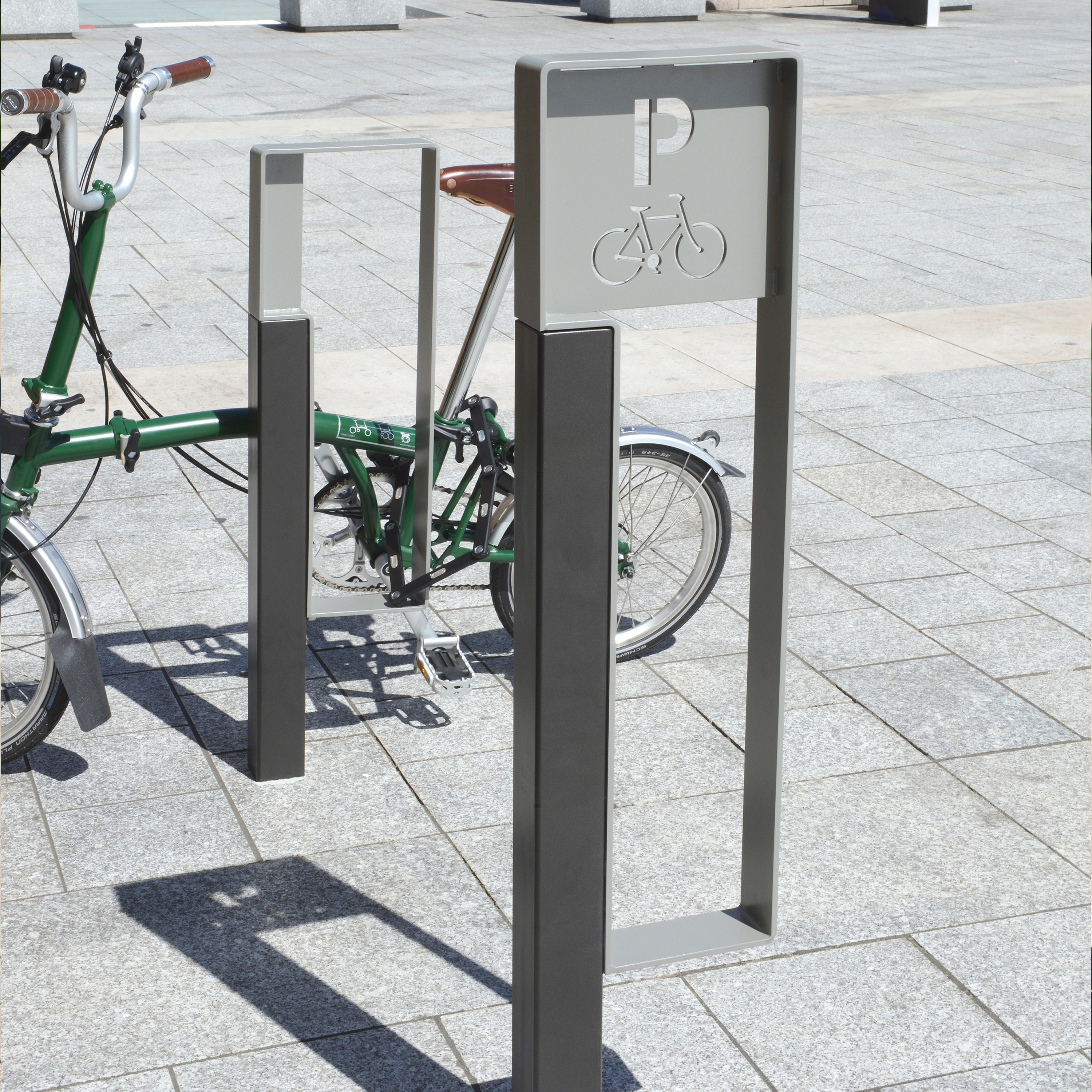 Mostra il prodotto Zéo Bike Rack del produttore Univers et Cité - Mobilier urbain