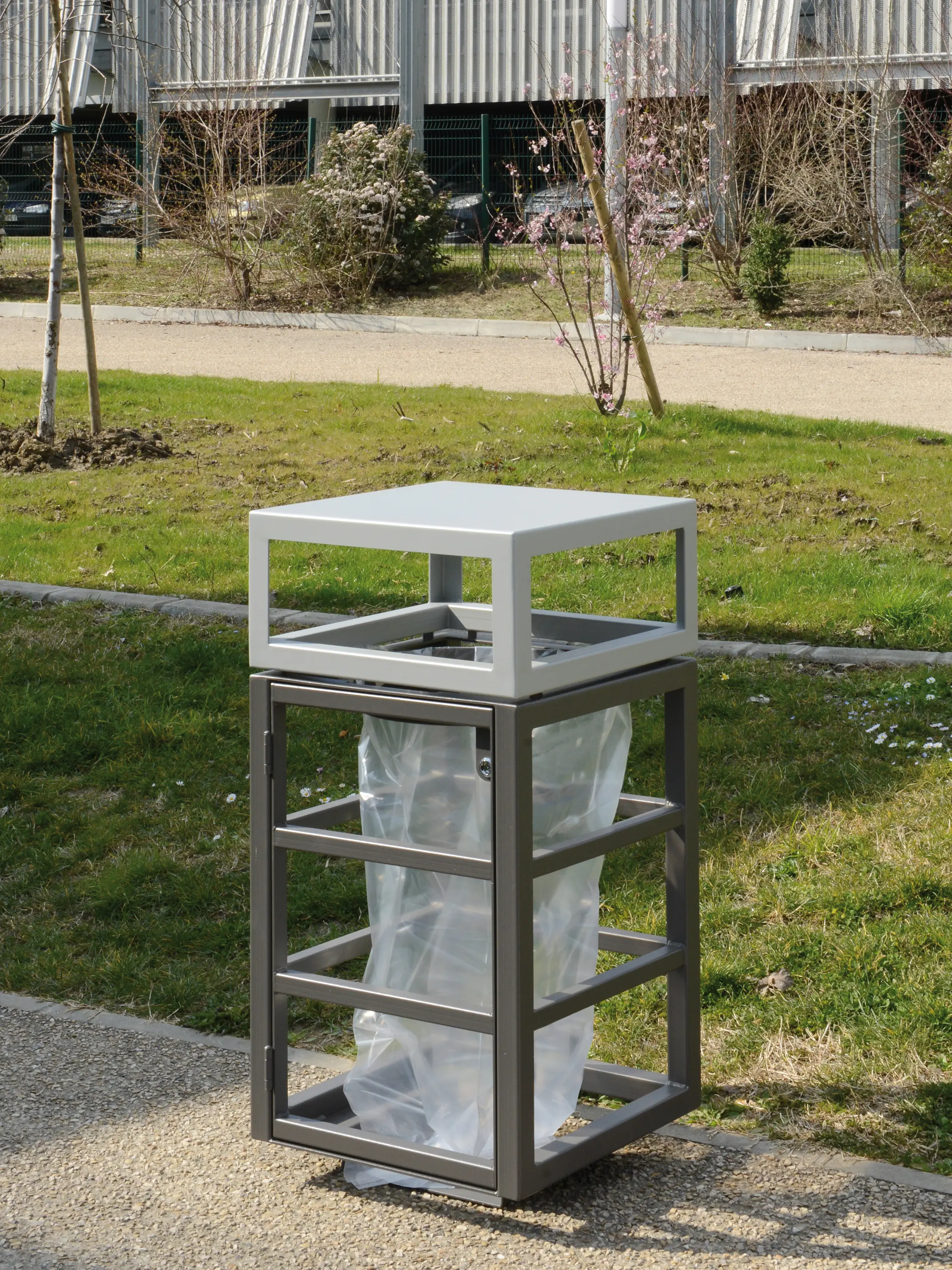 Univers et Cité - Mobilier urbain - Zéo Vigipirate Bin