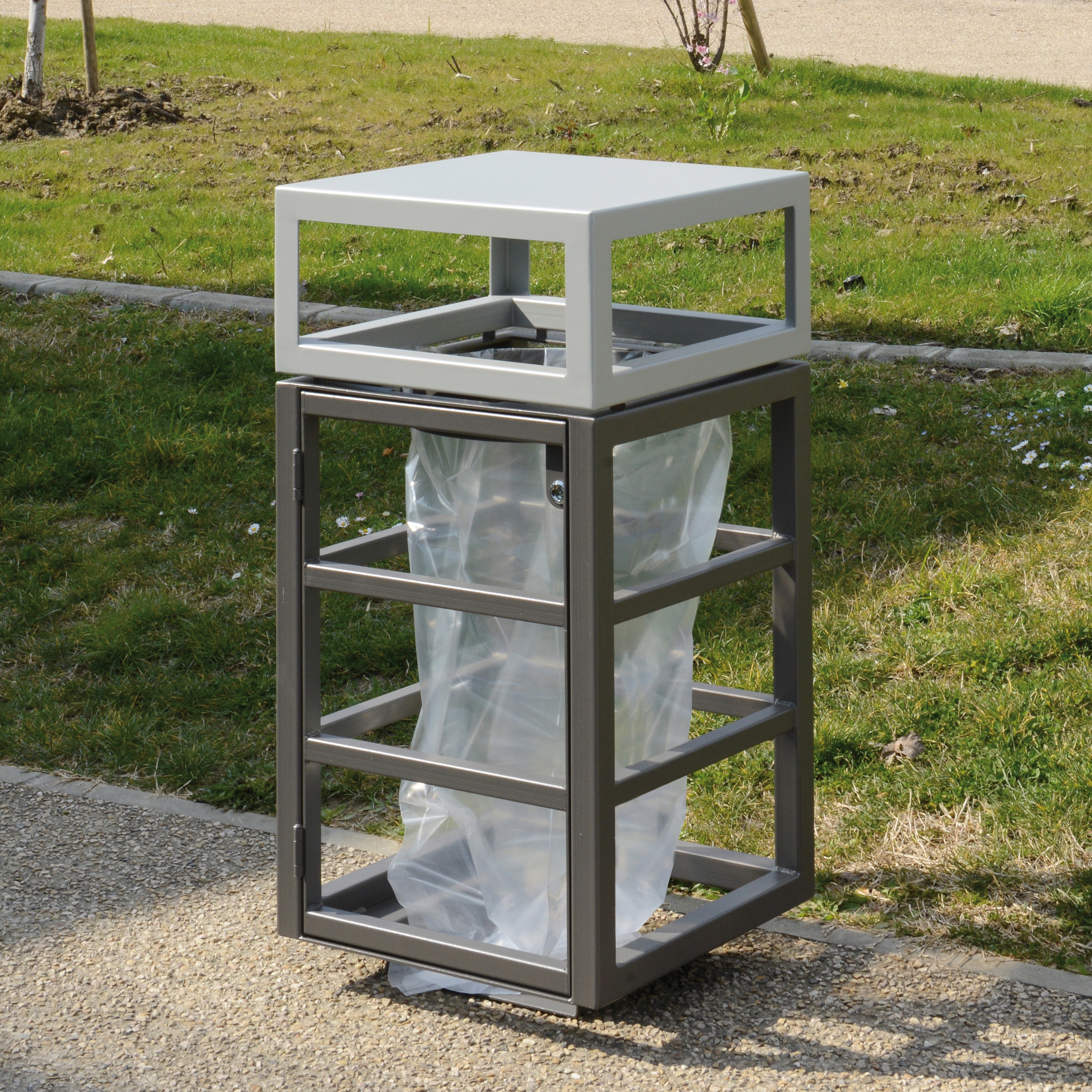 Display product Zéo Vigipirate Bin from manufacturer Univers et Cité - Mobilier urbain
