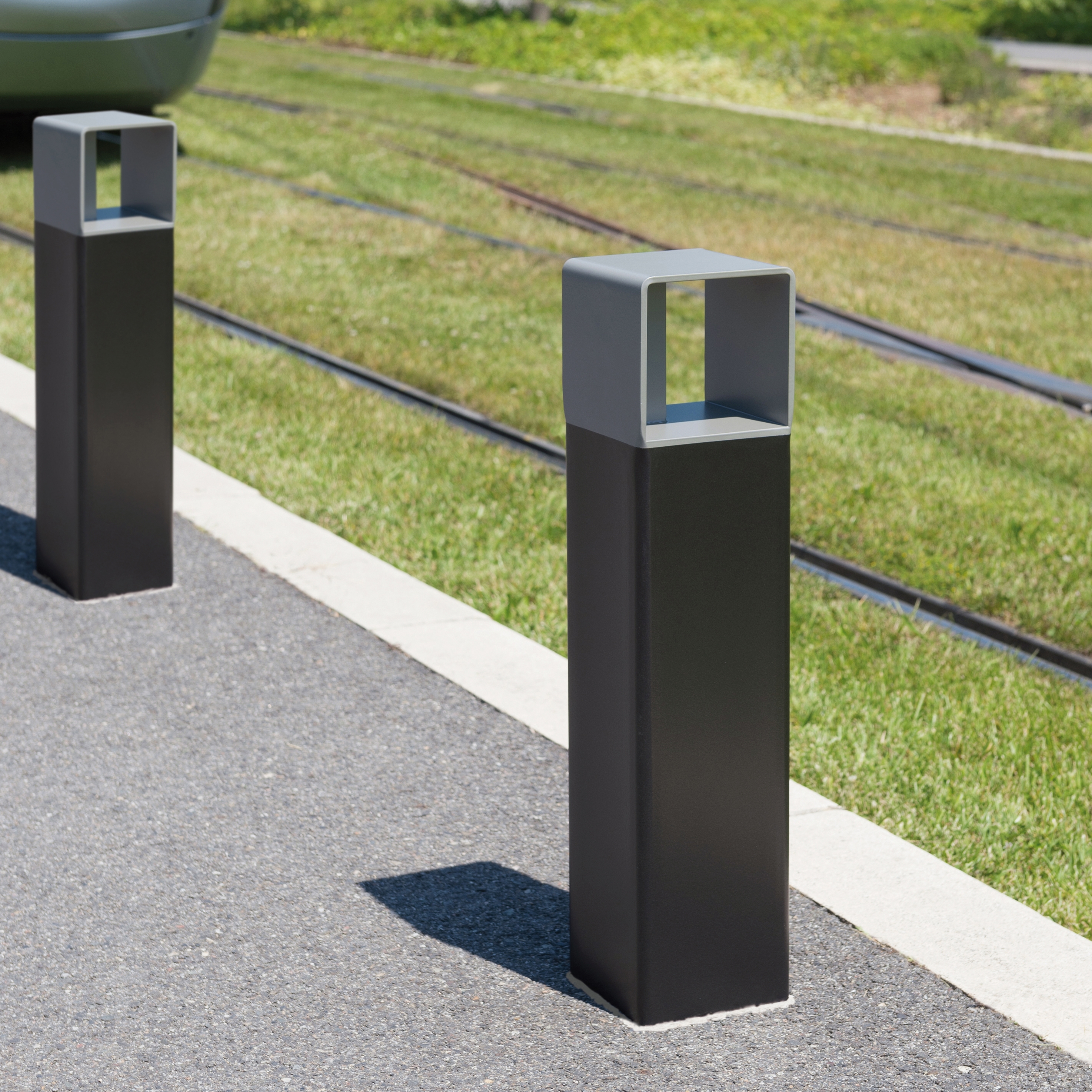 Display product Zéo Bollard from manufacturer Univers et Cité - Mobilier urbain