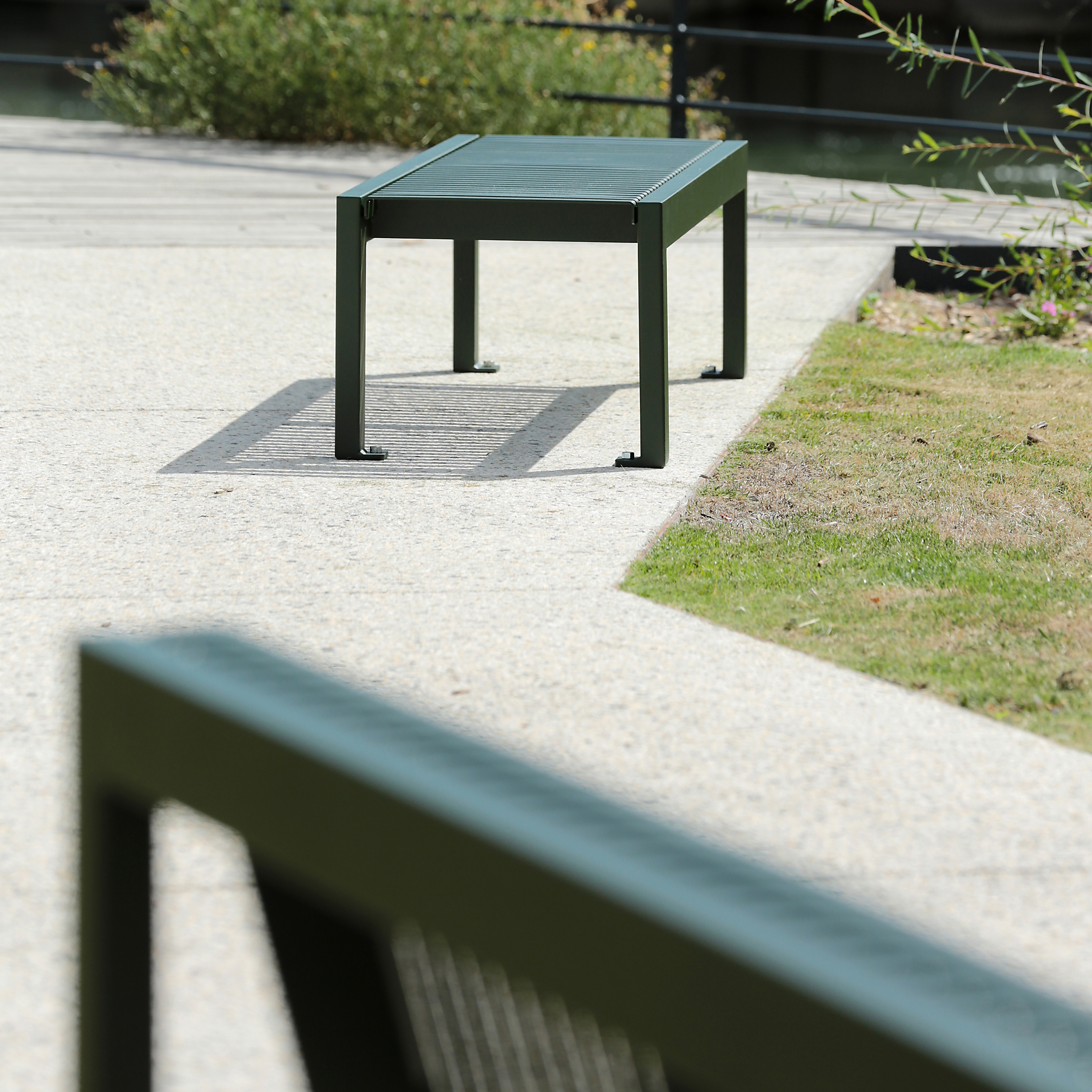 Afficher le produit Fauteuil Synergie du fabricant Univers et Cité - Mobilier urbain