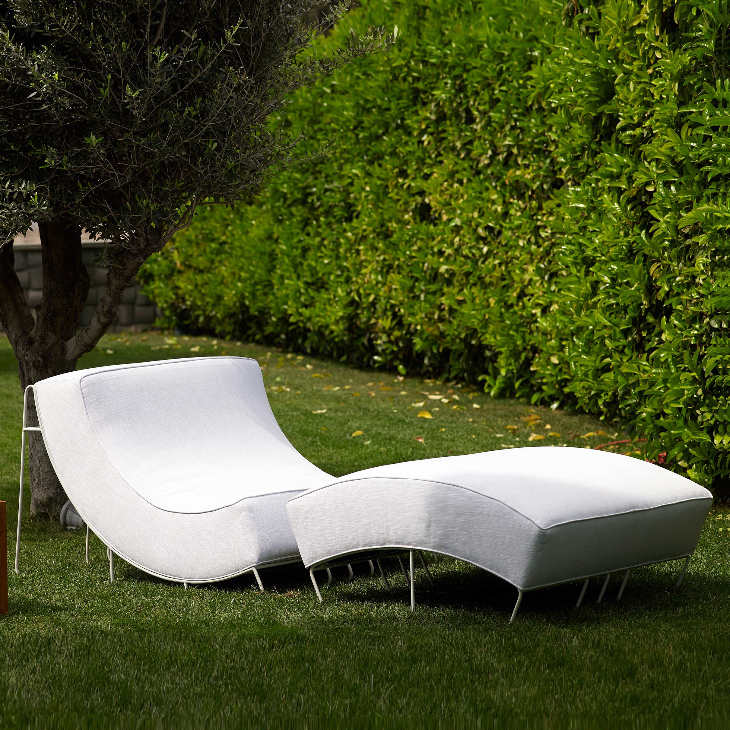 Display product Milano Zig-Zag Lounger from manufacturer MARY&
