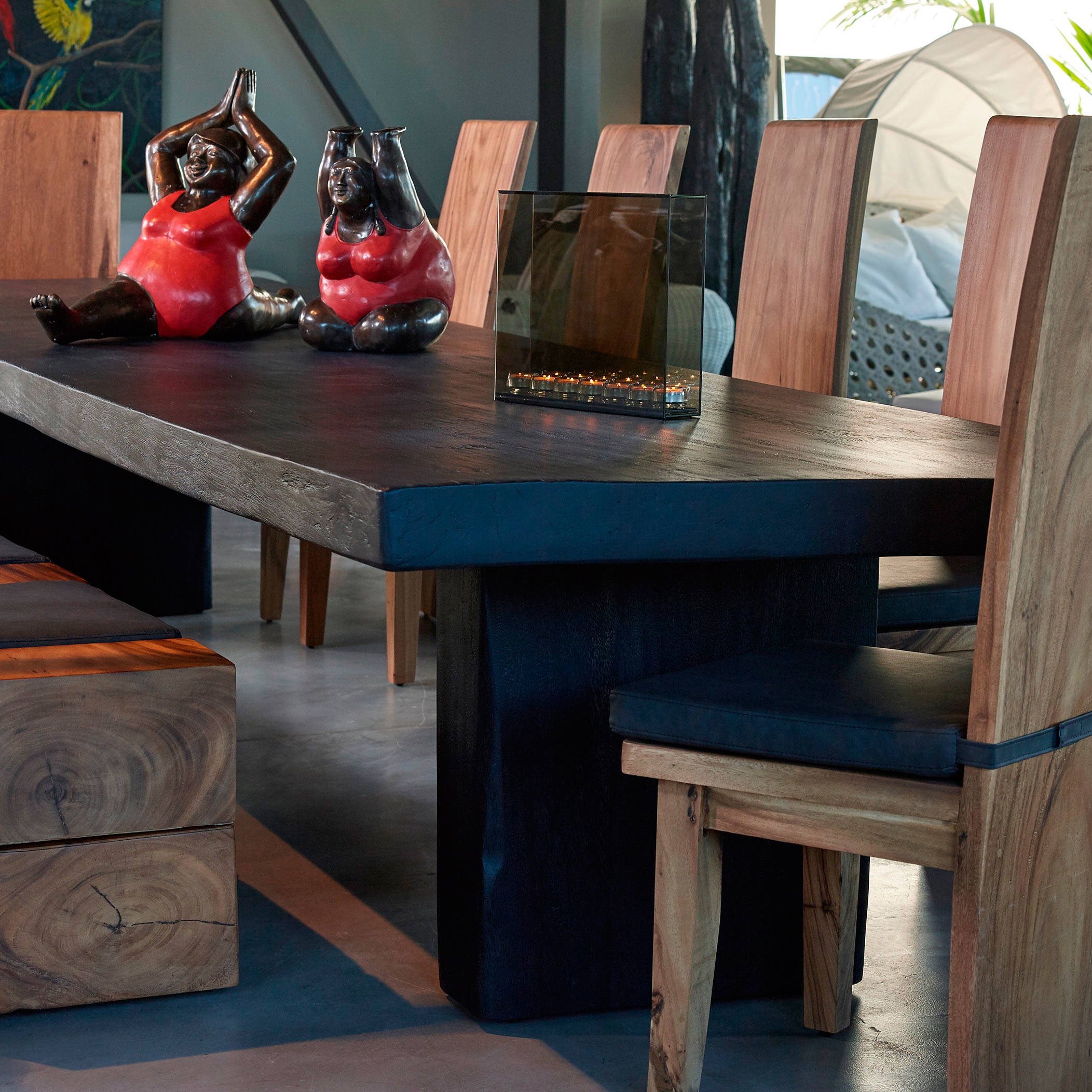 Produkt mary's design mood | Dining Table black - suar des Herstellers MARY& anzeigen