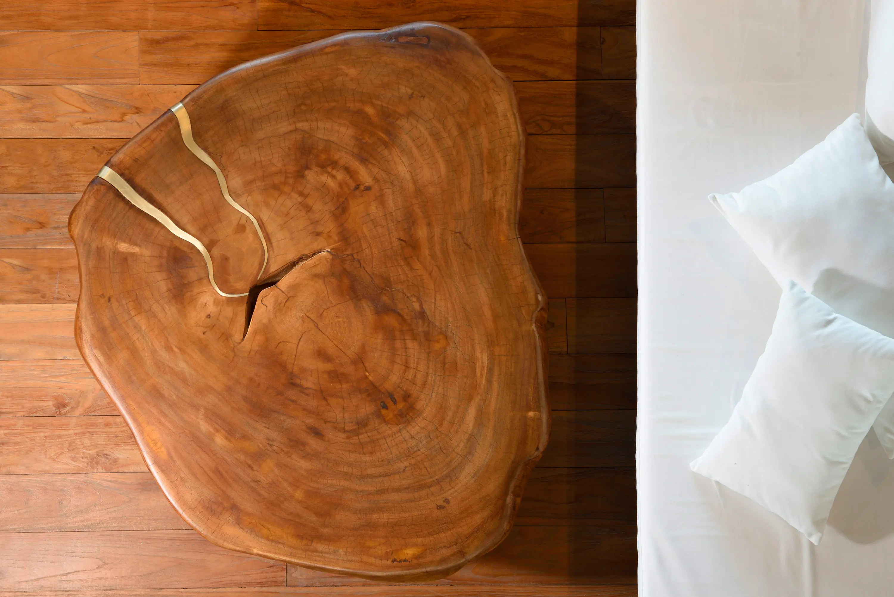 MARY& - mary's design mood | Side Table slice - suar