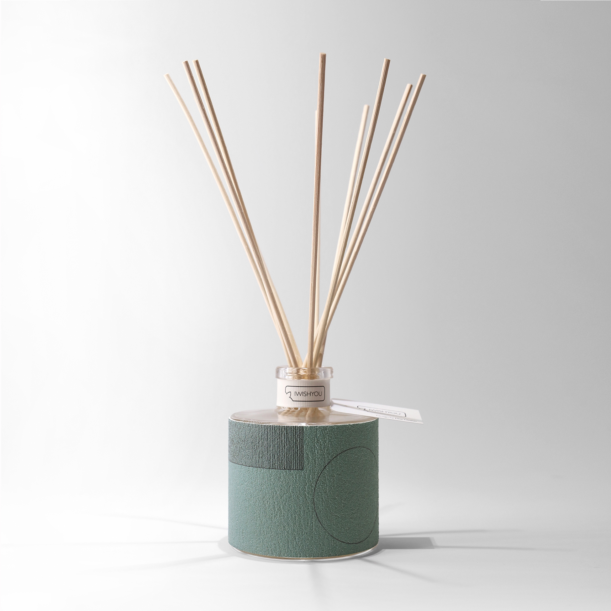 Mostra il prodotto Abstracta | Prestige Uva e Mirtilli del produttore IWISHYOU
