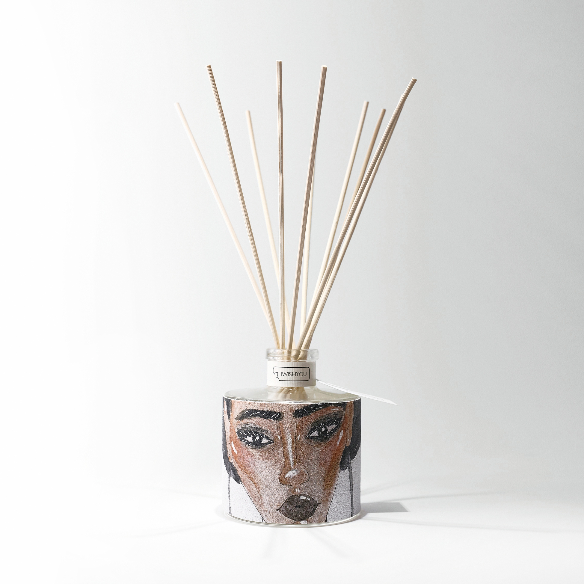 Mostra il prodotto Girls | Prestige Uva e Mirtilli del produttore IWISHYOU