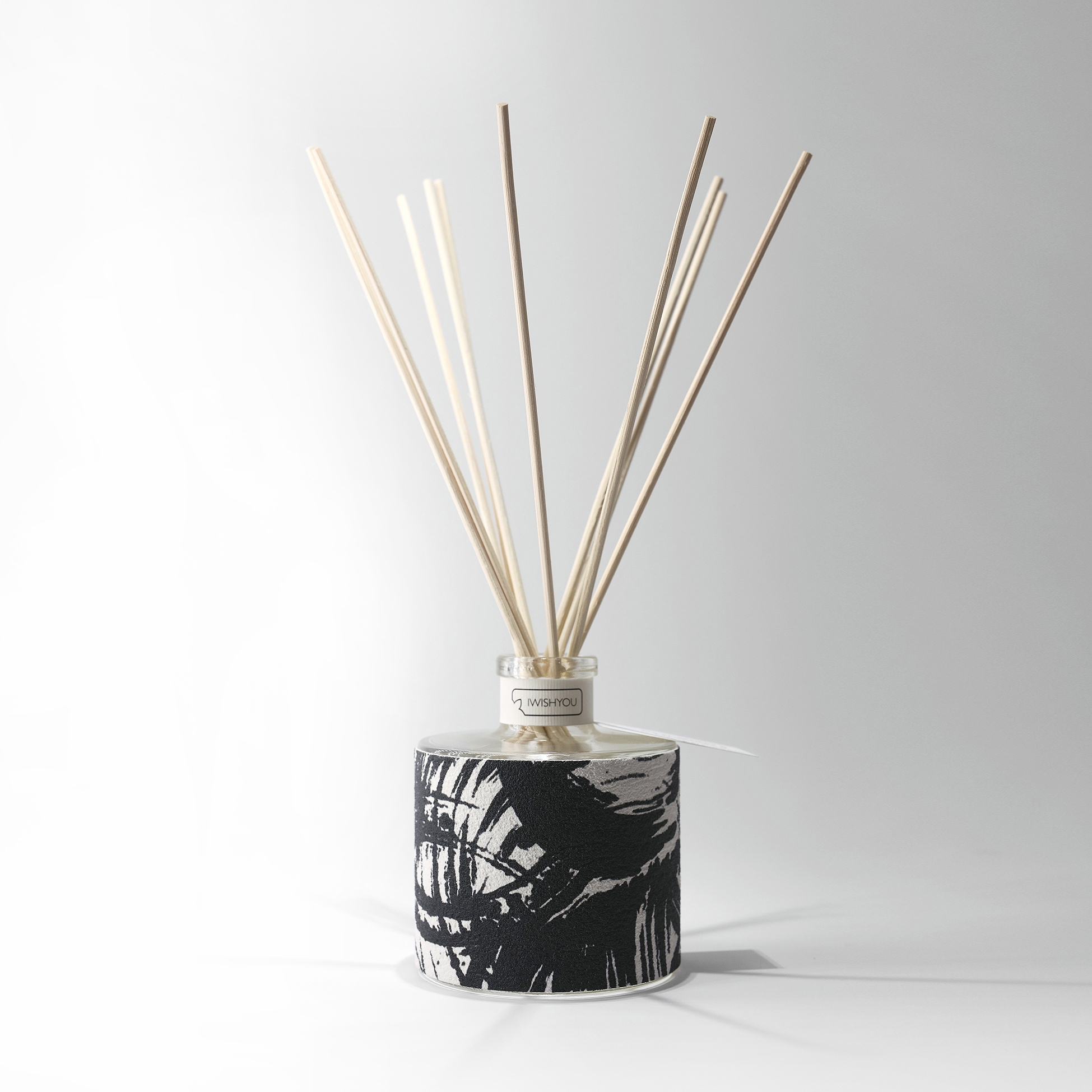 Mostra il prodotto Lovebrush | Prestige Tabacco e Agrumi del produttore IWISHYOU