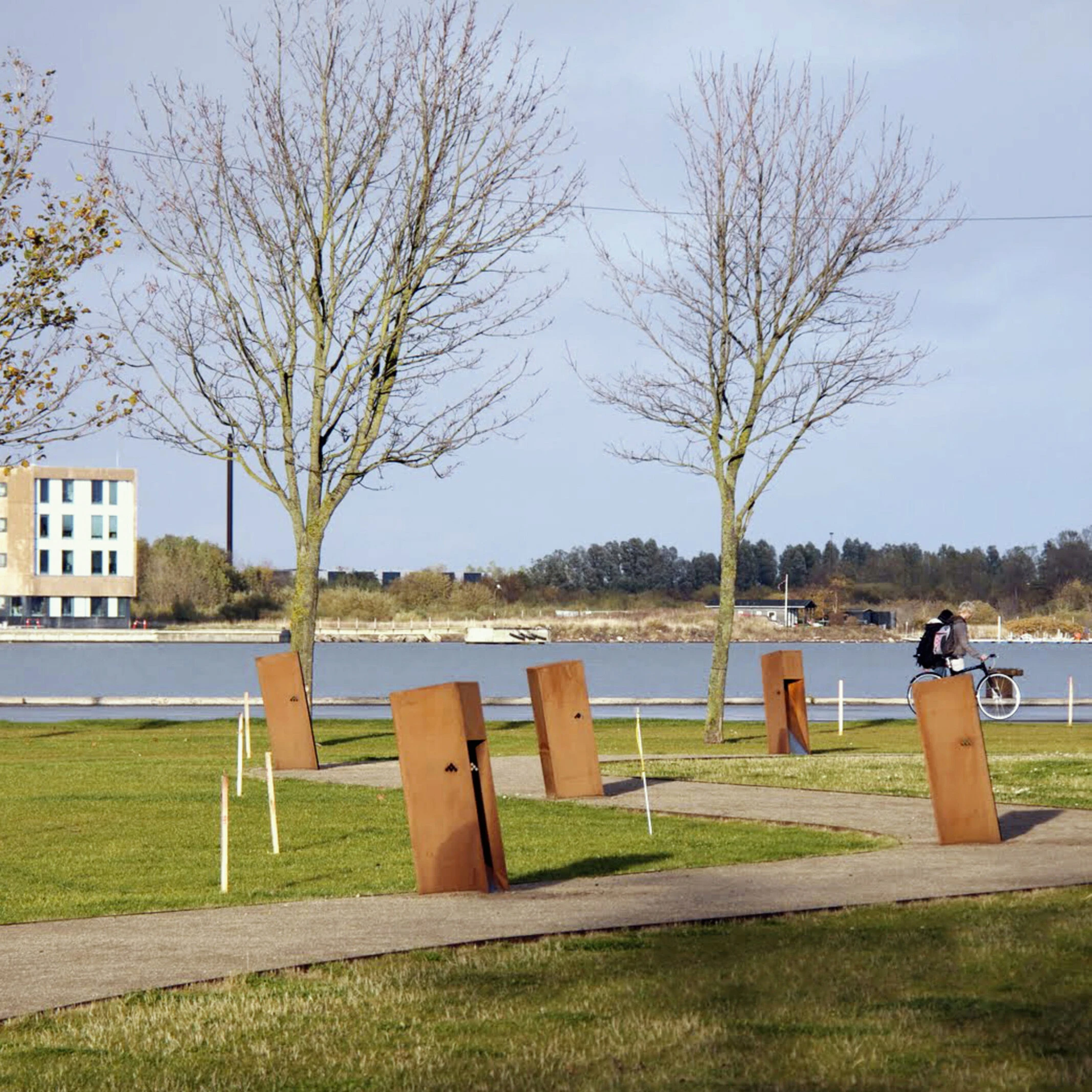 URBAN PATHWAY LIGHTS