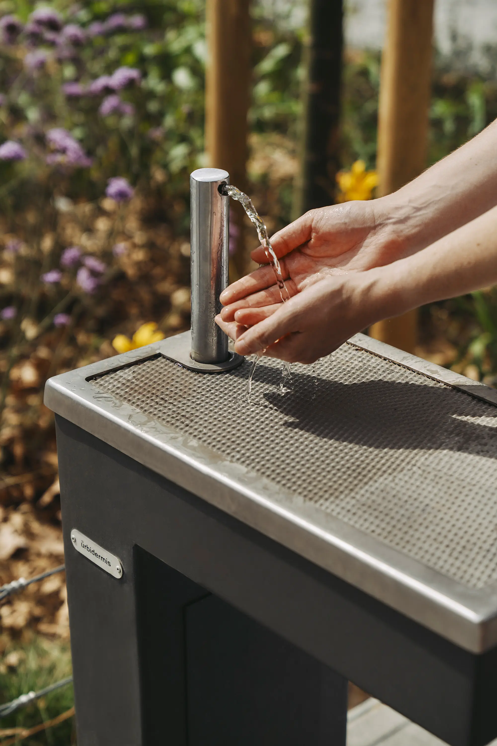 Urbidermis - Caudal | Drinking fountain