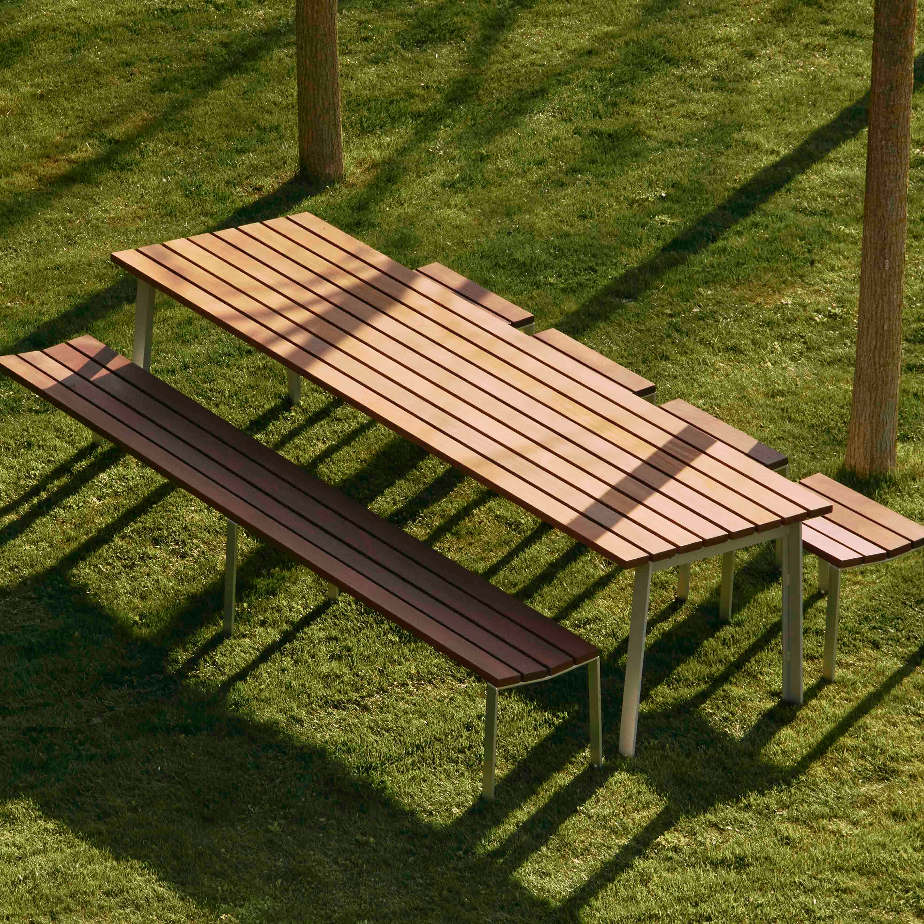 Display product Harpo | Table from manufacturer Urbidermis
