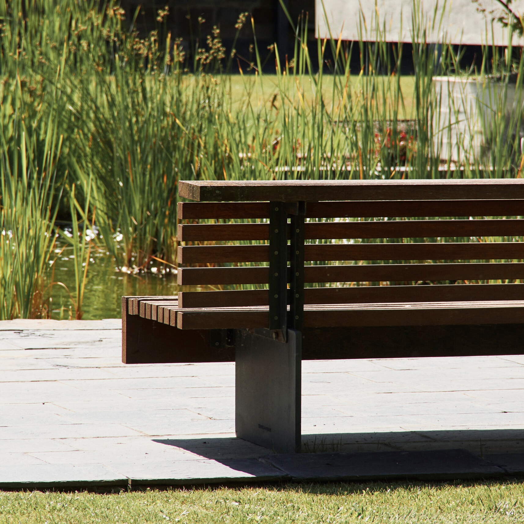 Afficher le produit Moon | Bench du fabricant Urbidermis