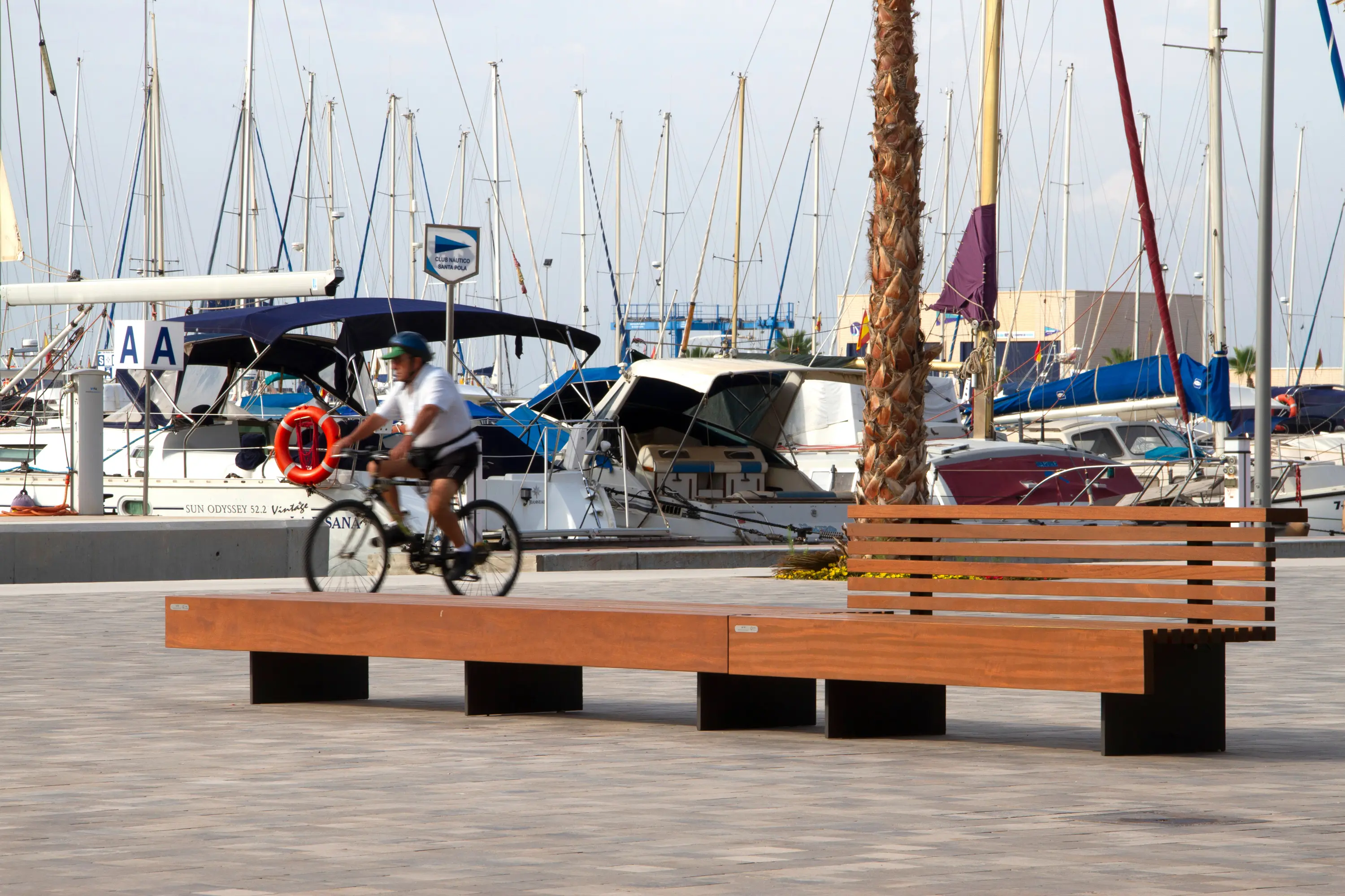 Urbidermis - Moon Bench without backrest