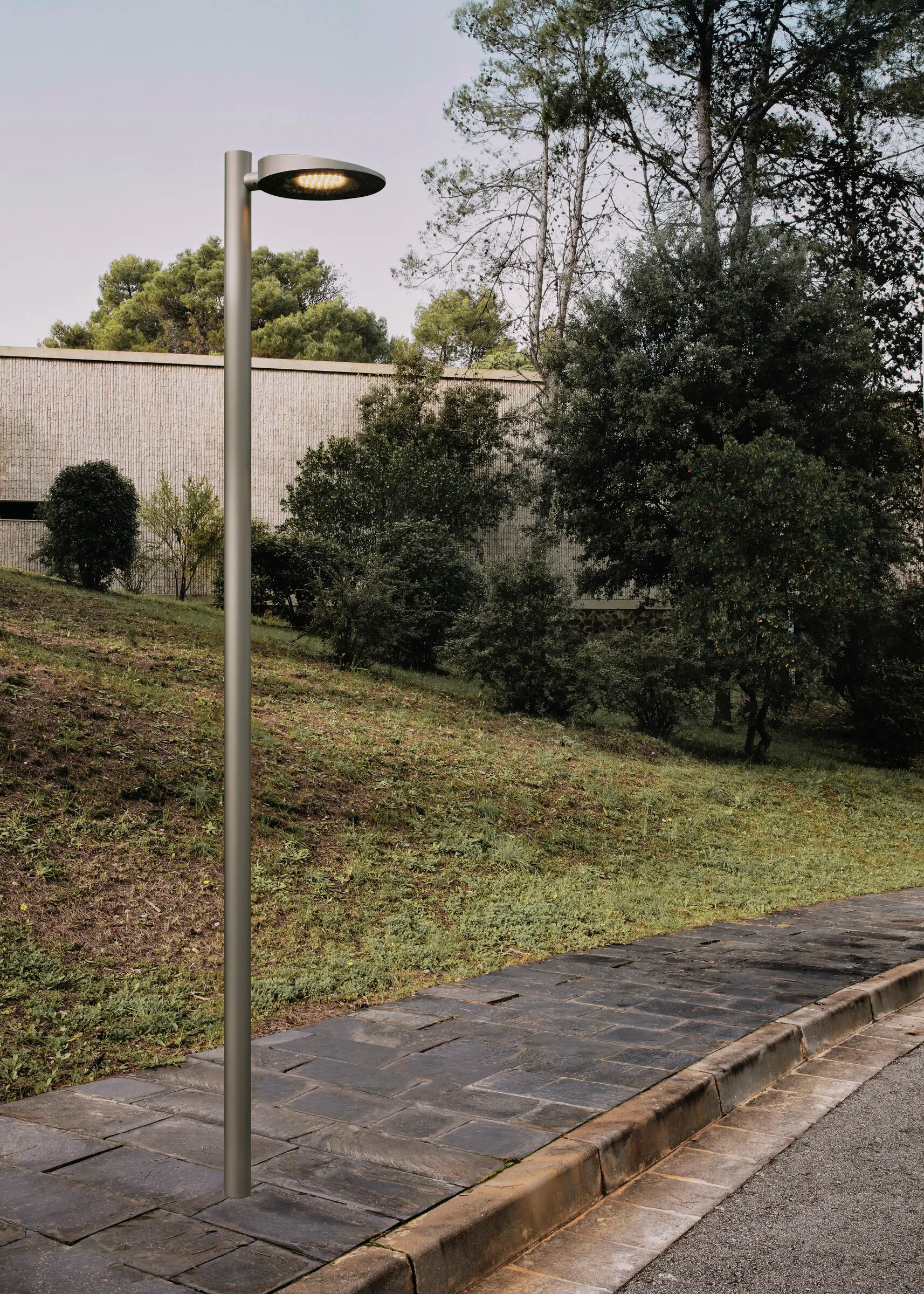 Urbidermis - Slope | Column lighting