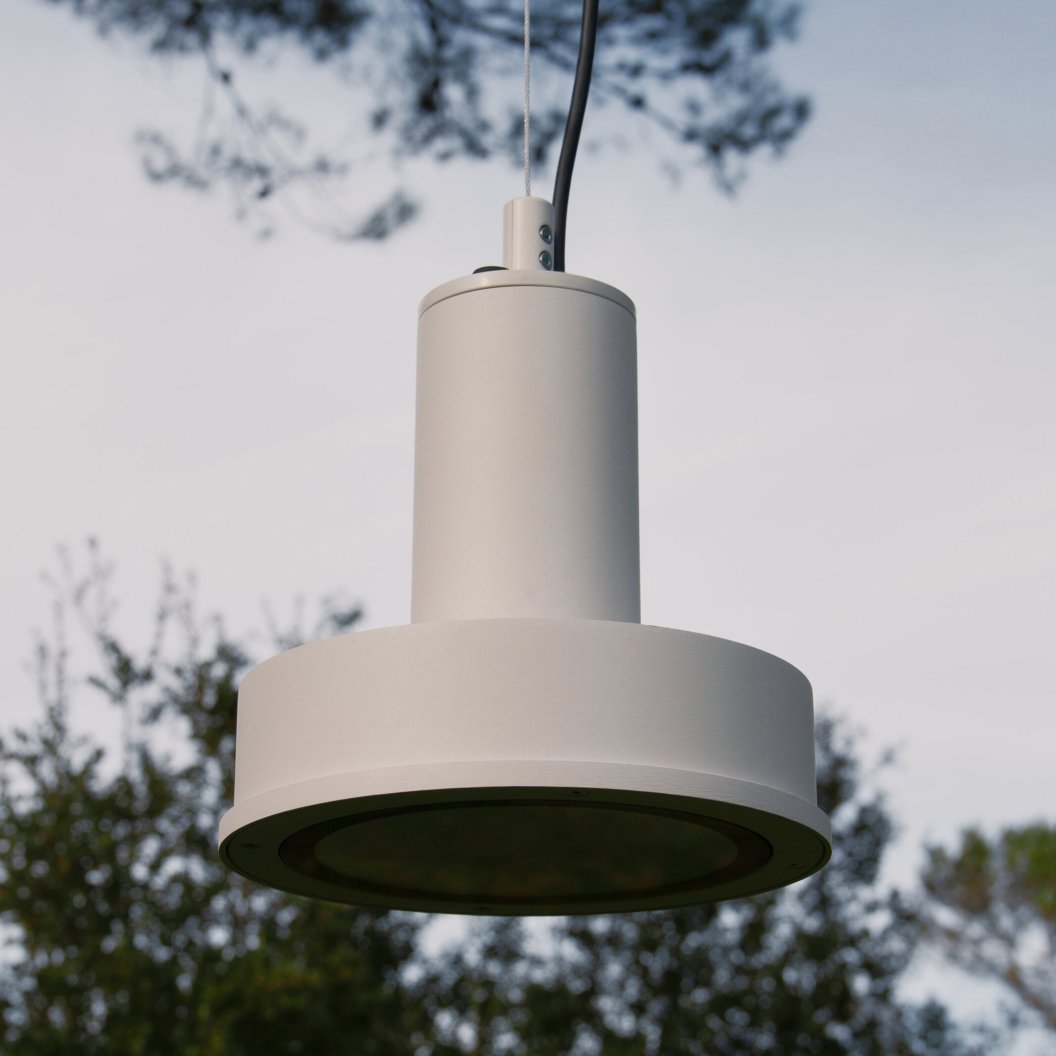 Afficher le produit Arne S | Lampe à suspension extérieure du fabricant Urbidermis
