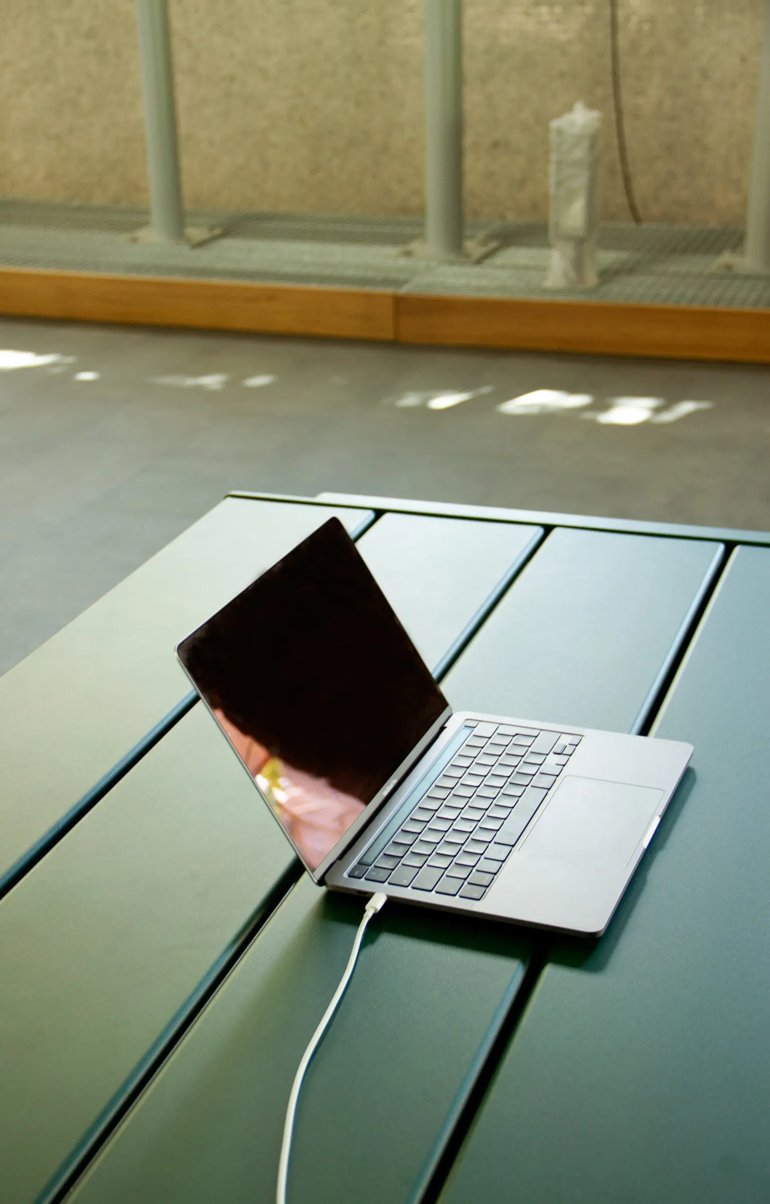 Urbidermis - Basic | Outdoor table