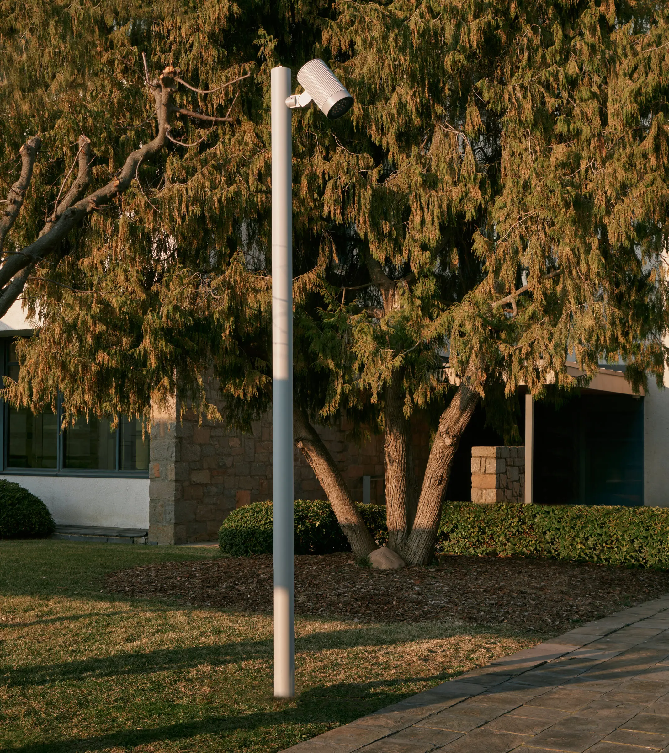 Urbidermis - Gunnar | Column lighting