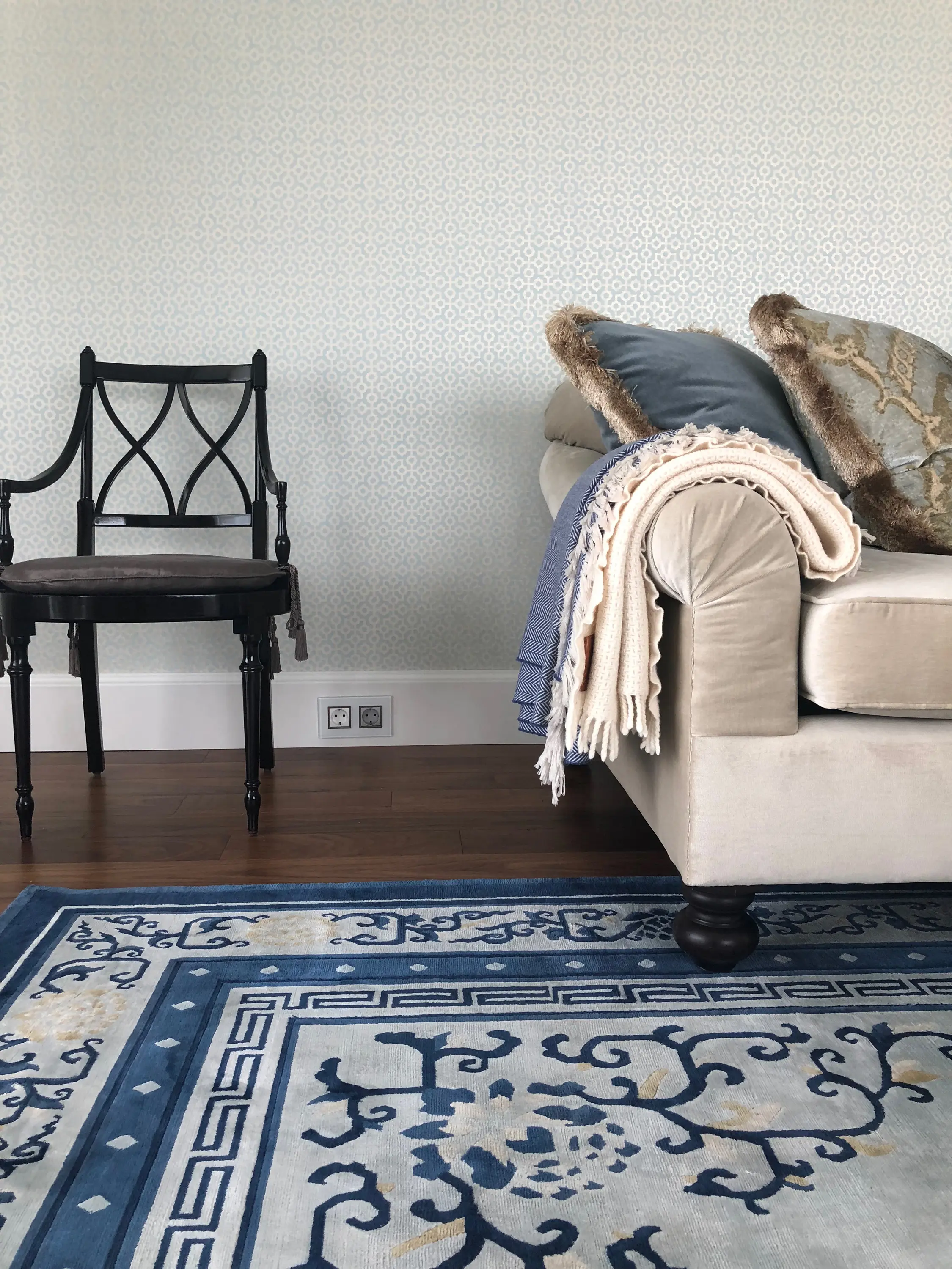 Tapis Rouge - Chinoiserie | Floating Lotus Cloud Grey