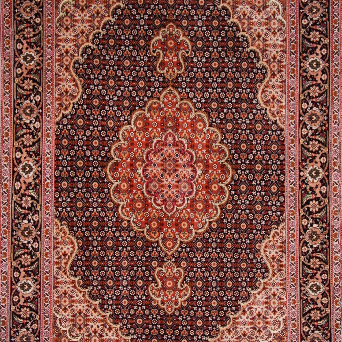 Display product Tabriz 50 Raj Fine Mahi from manufacturer Knotique