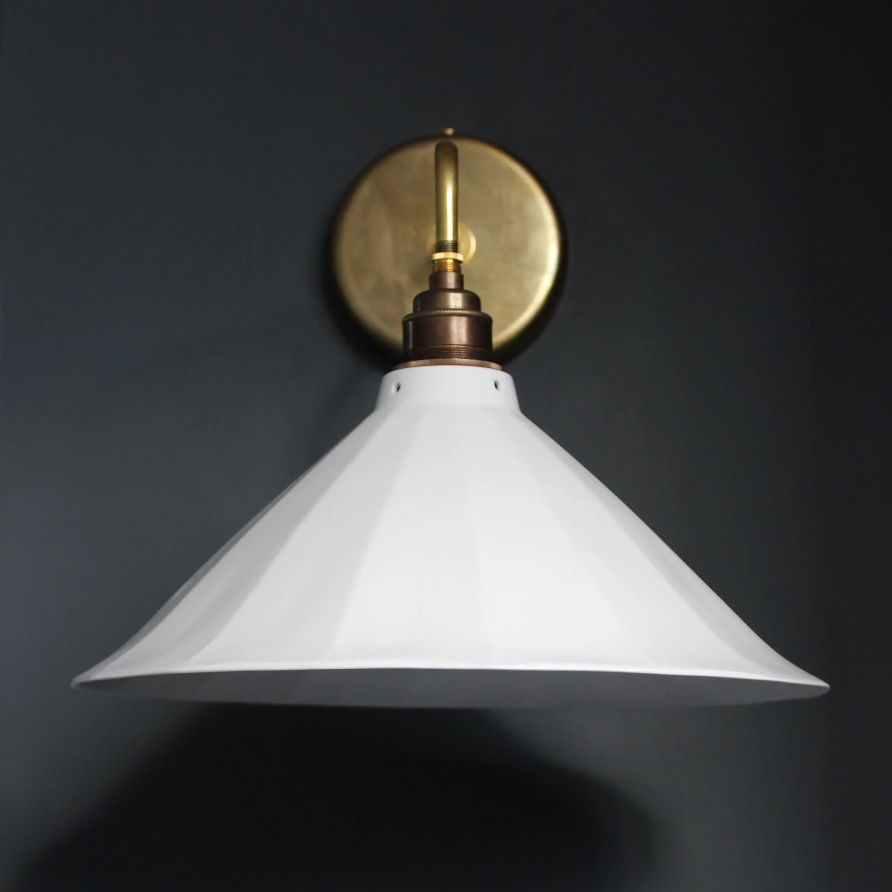 Lyngard - Adelaide Wall light Plain