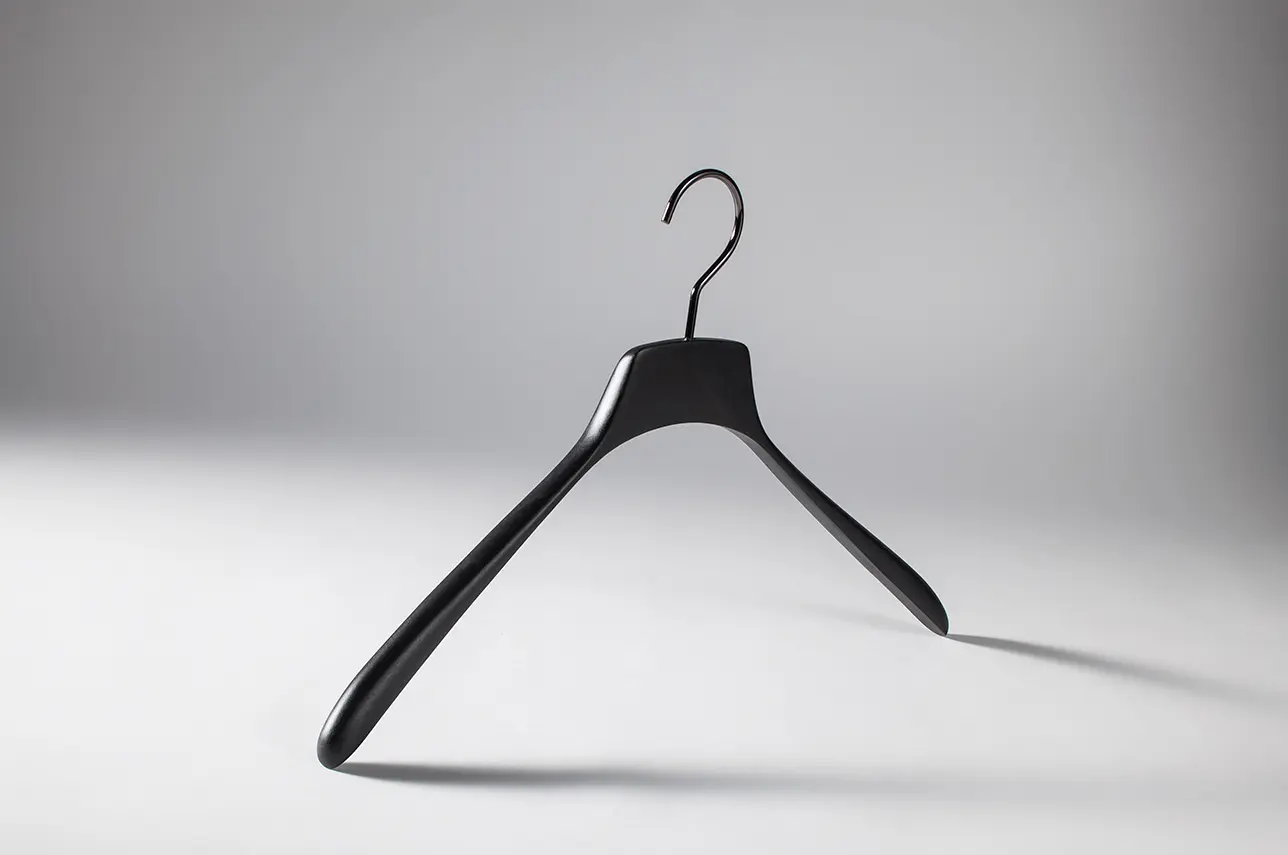 Industrie Toscanini - Light Design Collection | Agata Camicia Hanger