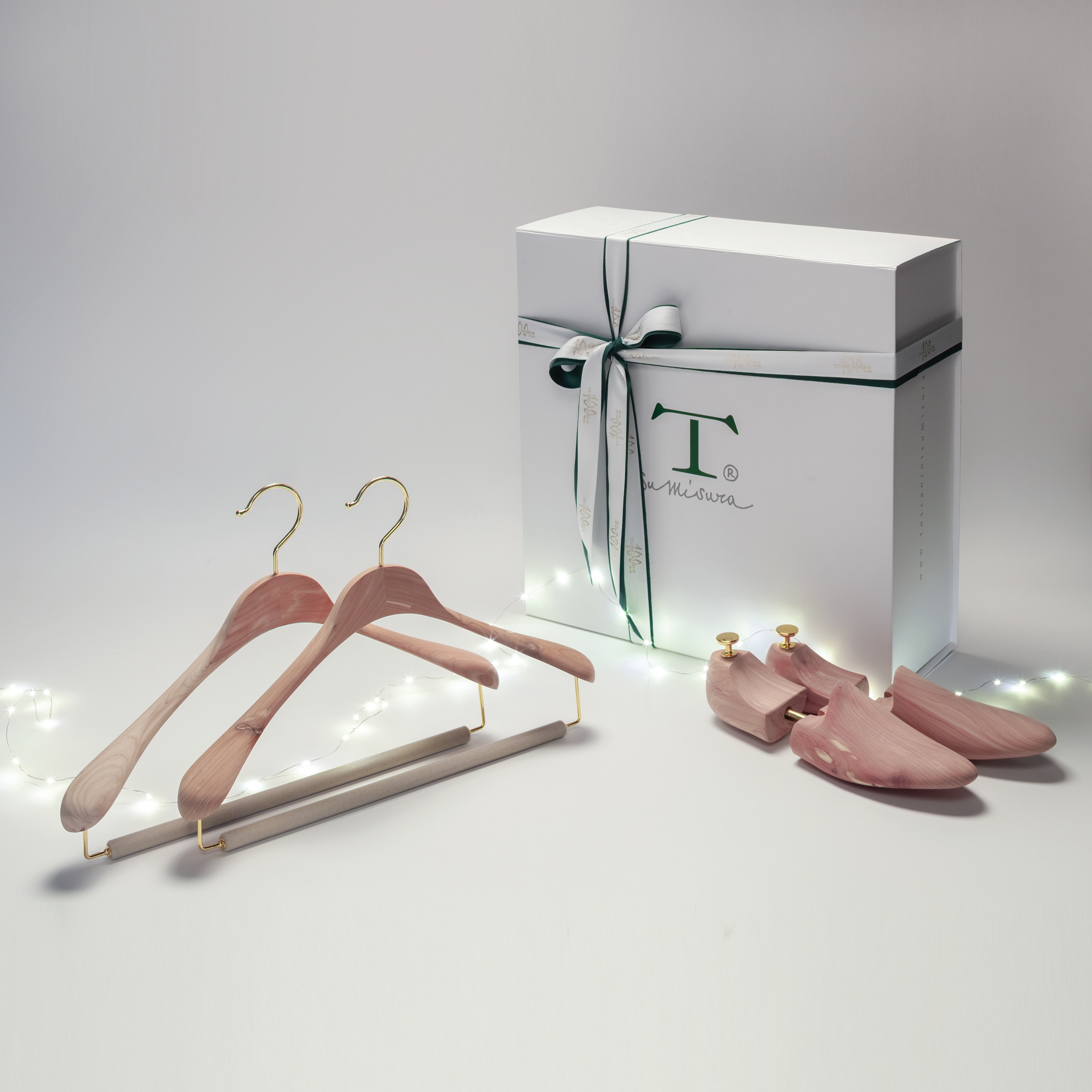 Produkt Scented Red Cedar Collection - Alberto hanger & Vigevano Shoe Tree des Herstellers Industrie Toscanini anzeigen