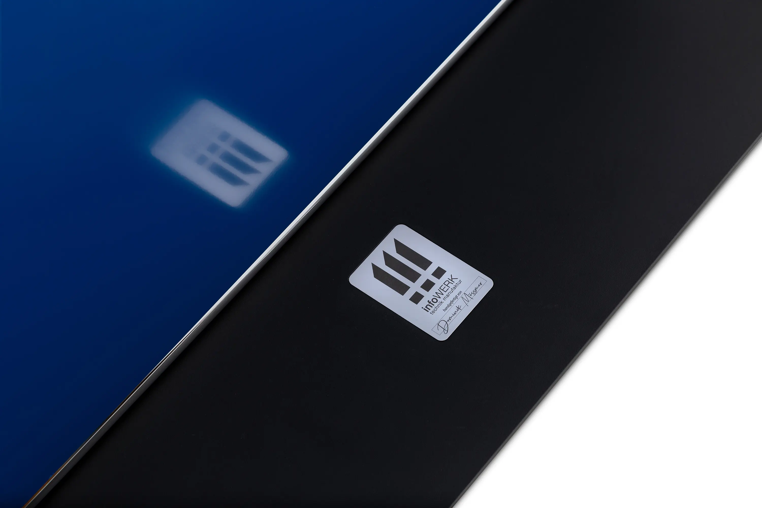 infoWERK Medien & Technik - USM Haller | infoTERMINAL L