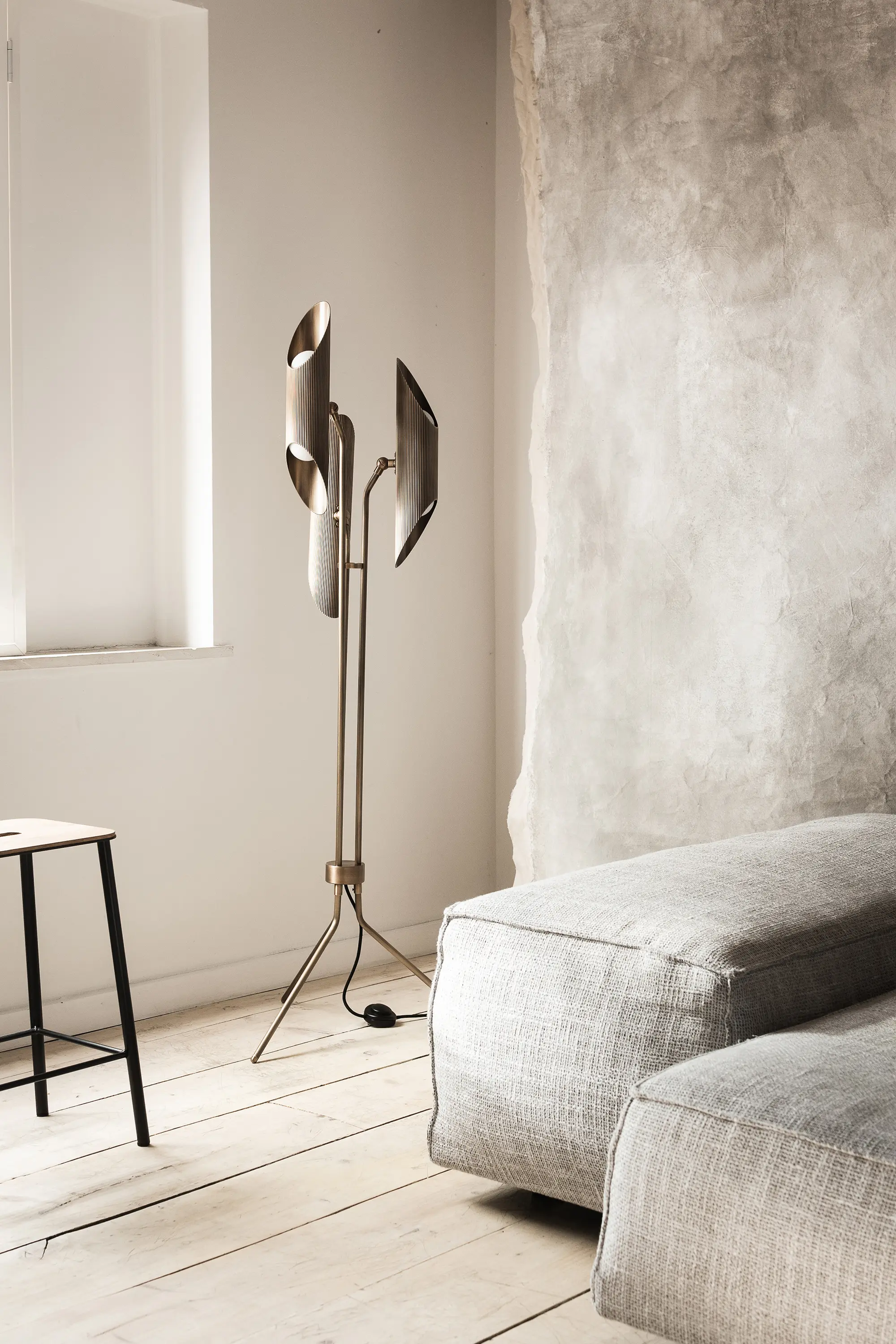 J. Adams & Co - Vector | Pendant - Bronze