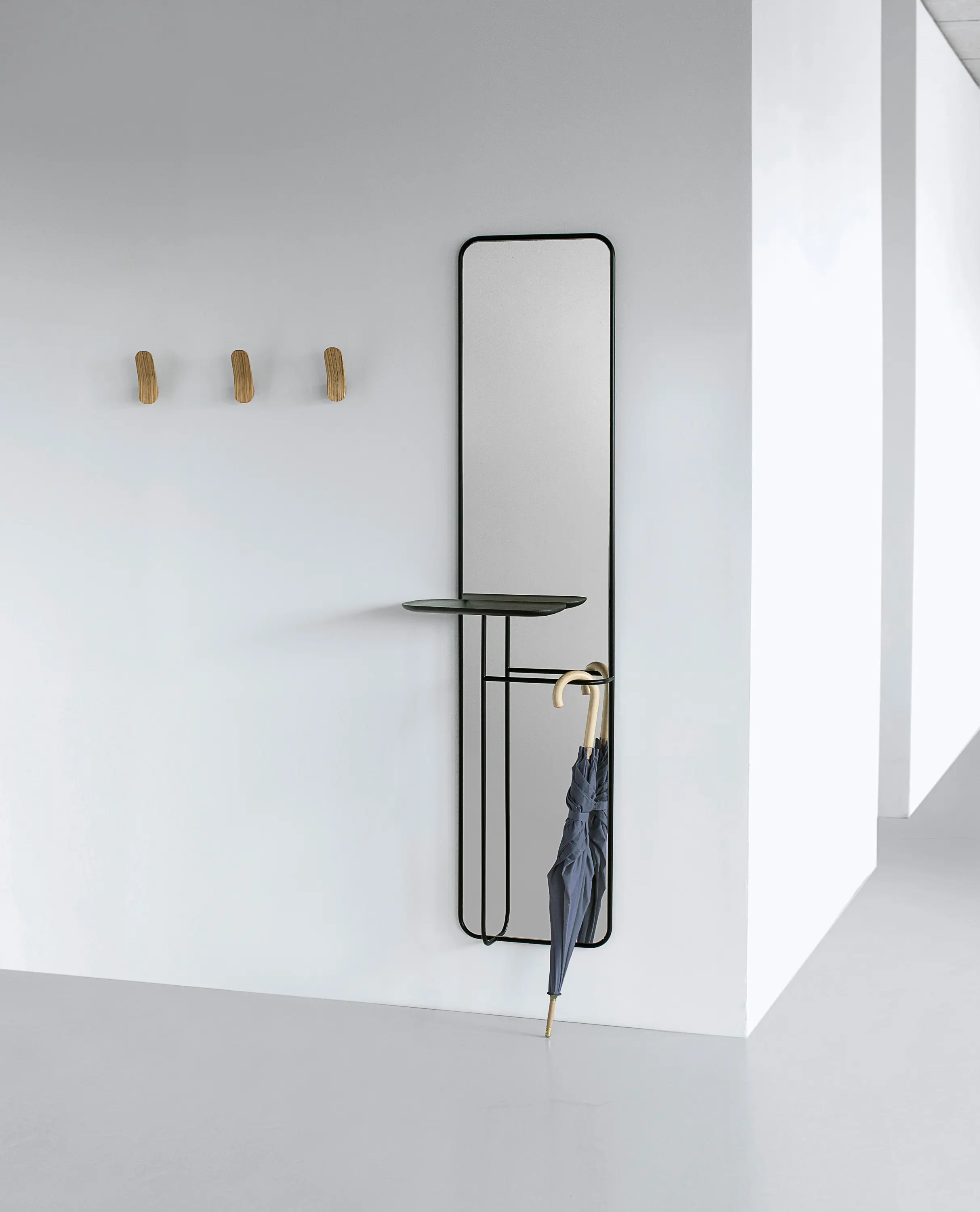 Caussa - Concierge Mirror