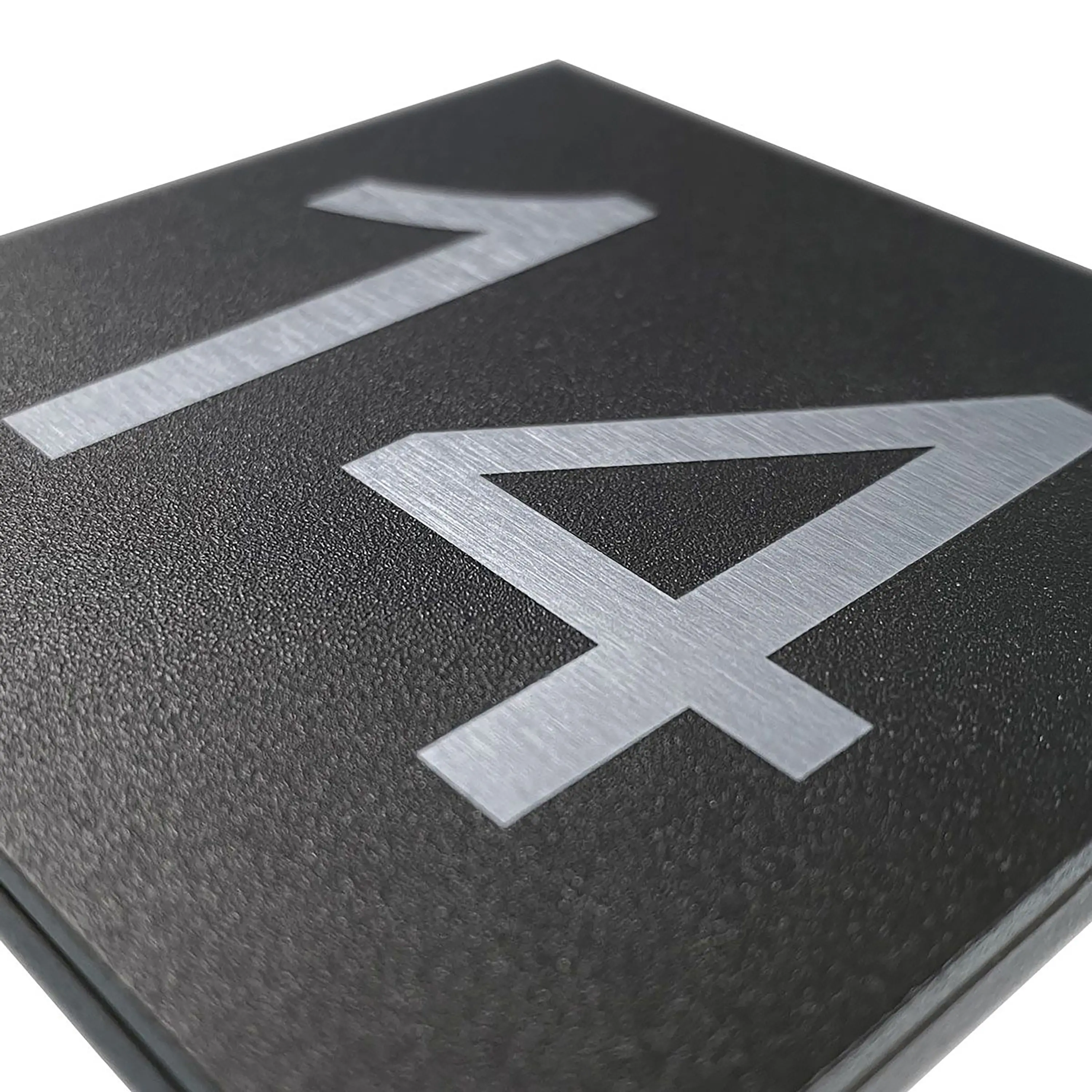 Briefkasten Manufaktur - Schiller | Design Edelstahl Standbriefkasten SCHILLER MEDIUM Elegance I - Hausnummer - Name - RAL nach Wahl