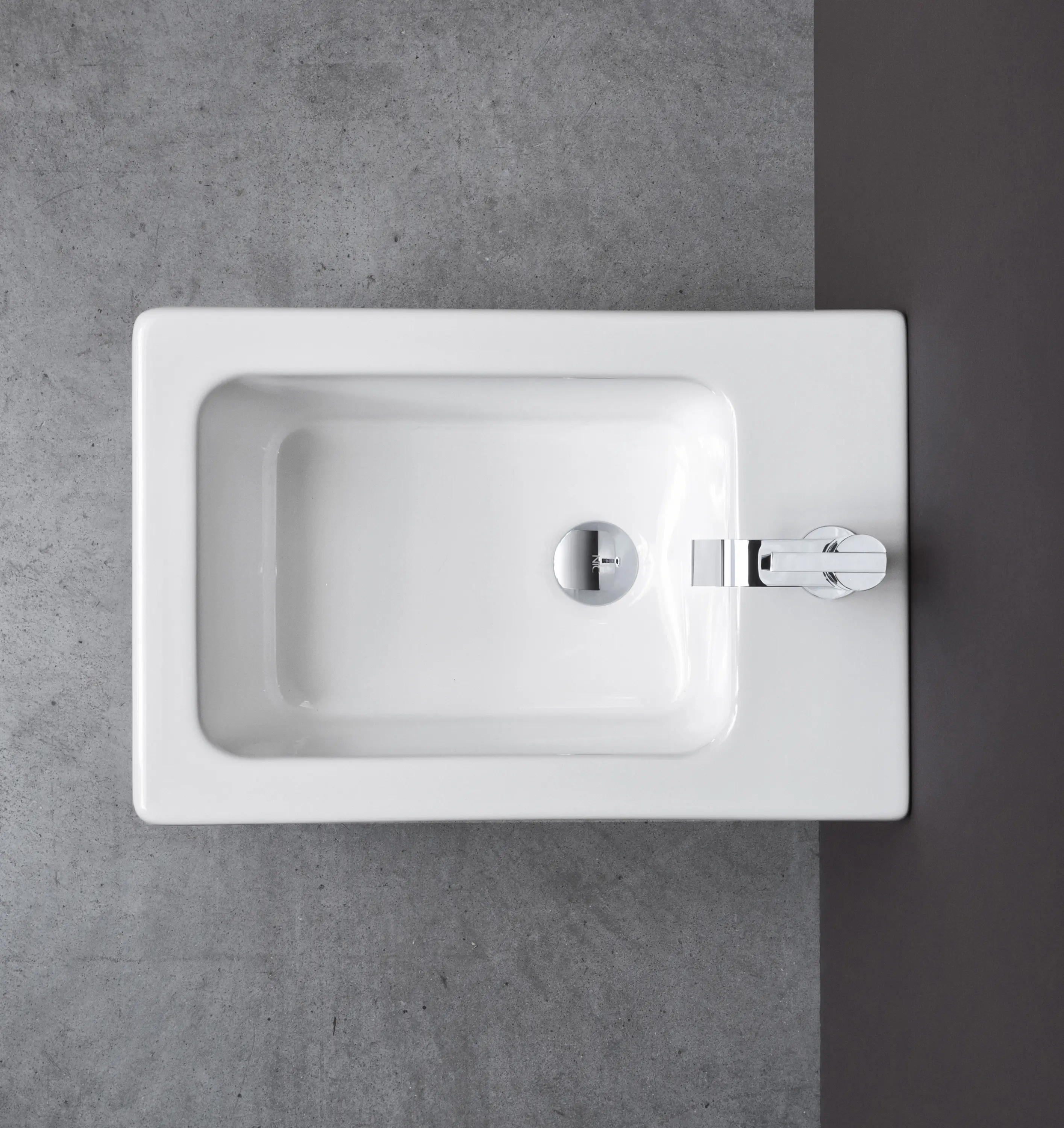 NIC Design - Cool floor-mounted bidet