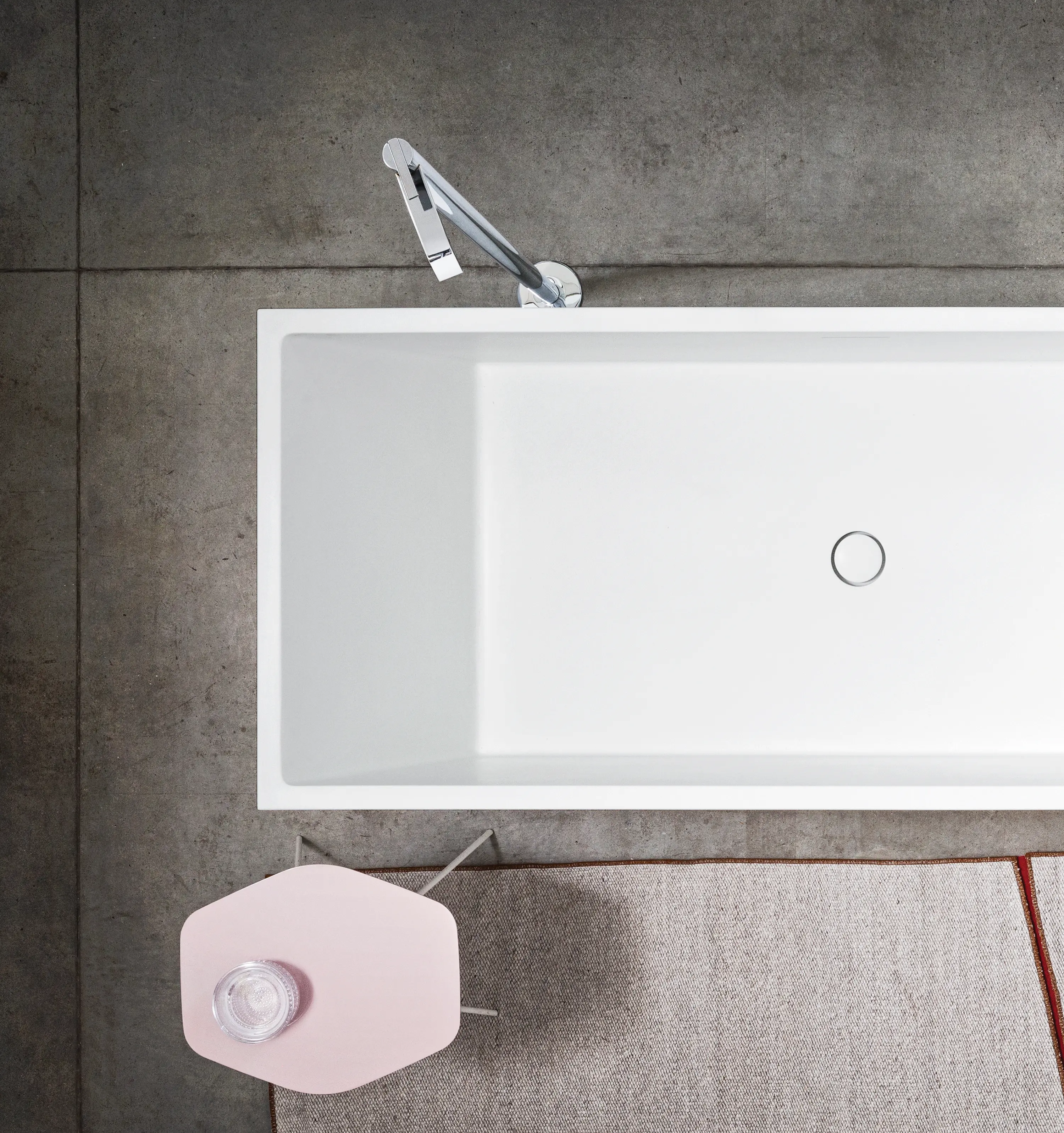 NIC Design - Pool bathtube