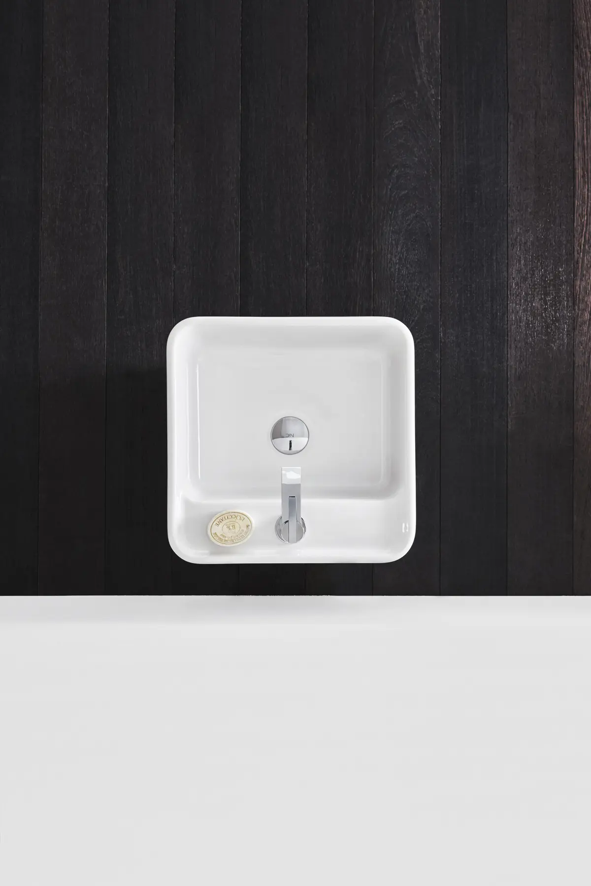 NIC Design - Semplice freestanding with tap hole