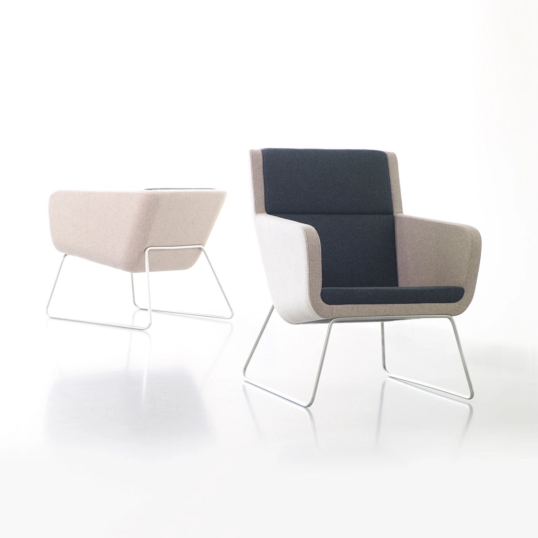 LOUNGE CHAIRS
