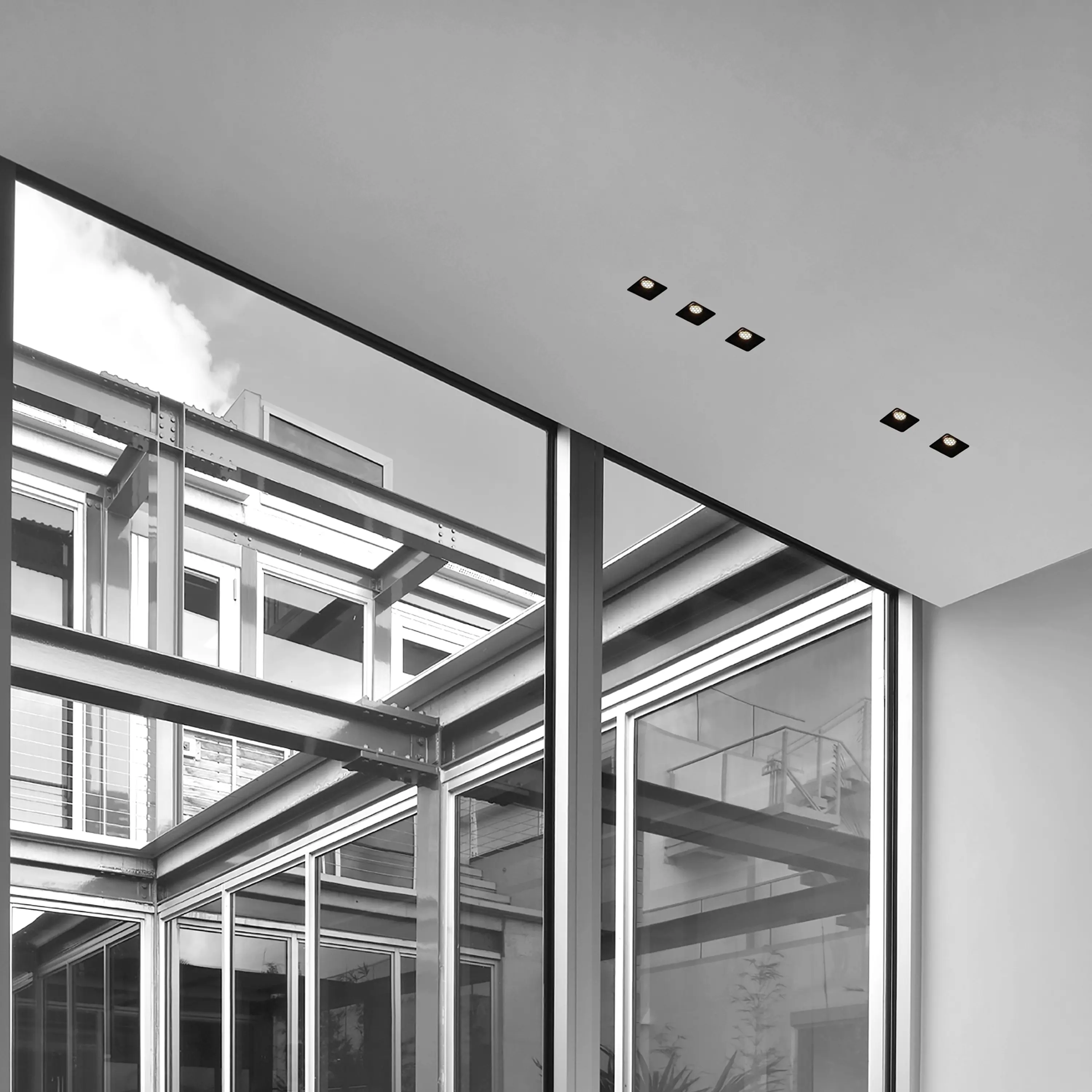 gallery-slide-0