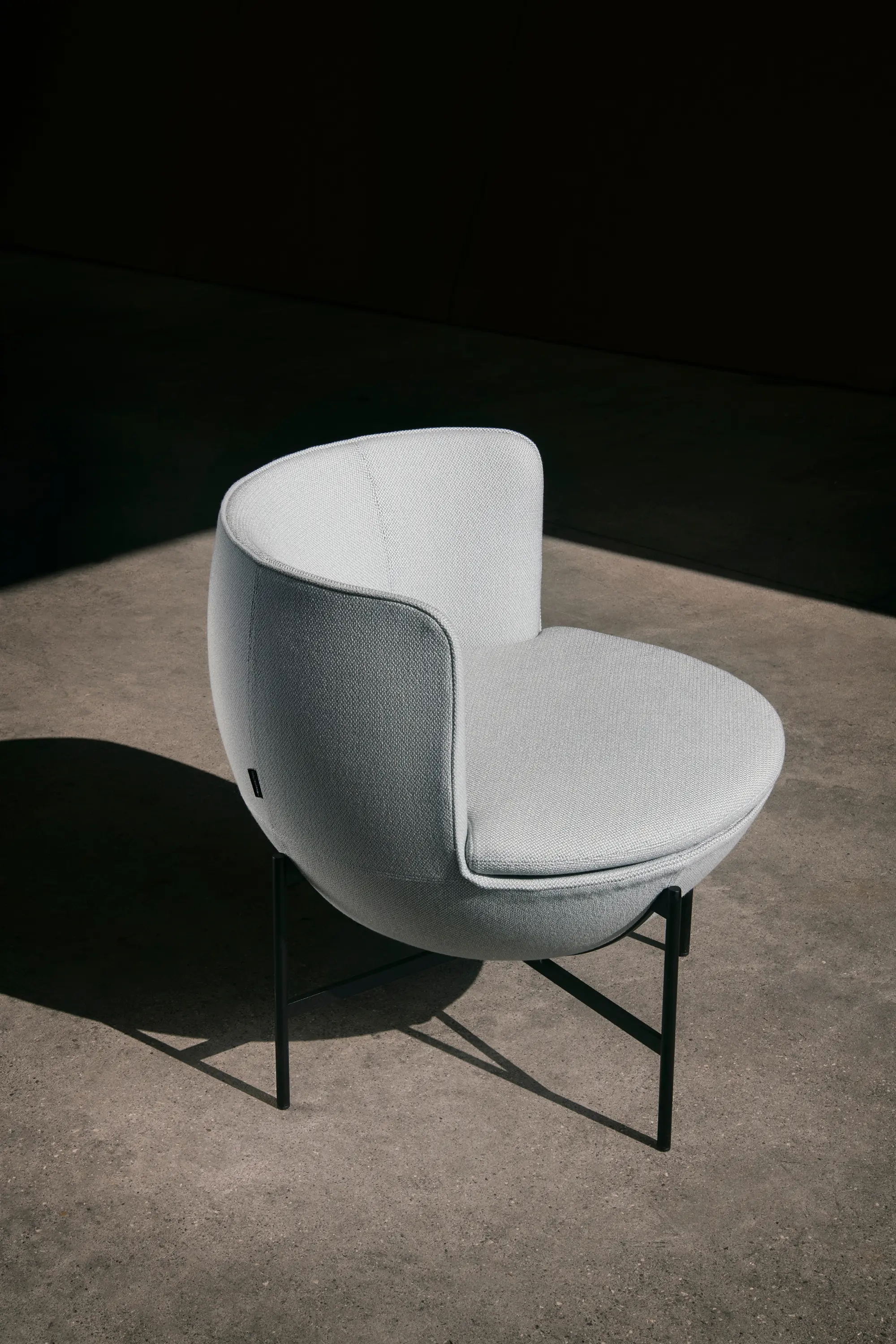 La manufacture - Calice Armchair