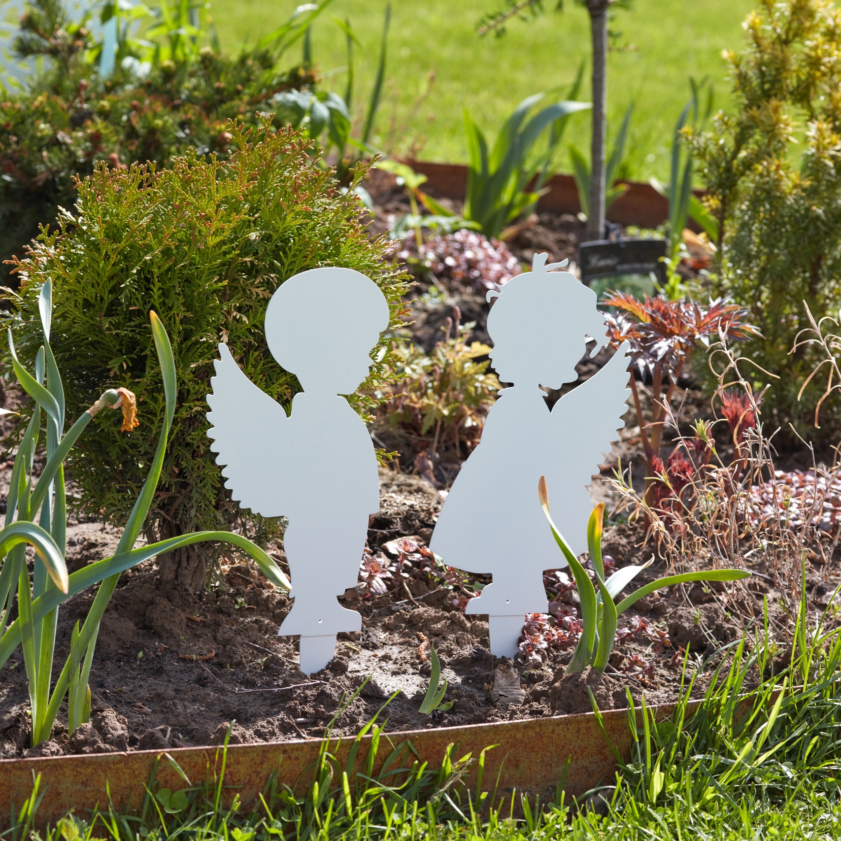 Vertoon produk Sculptures | Boy & Girl (flat) van vervaardiger Punto Design