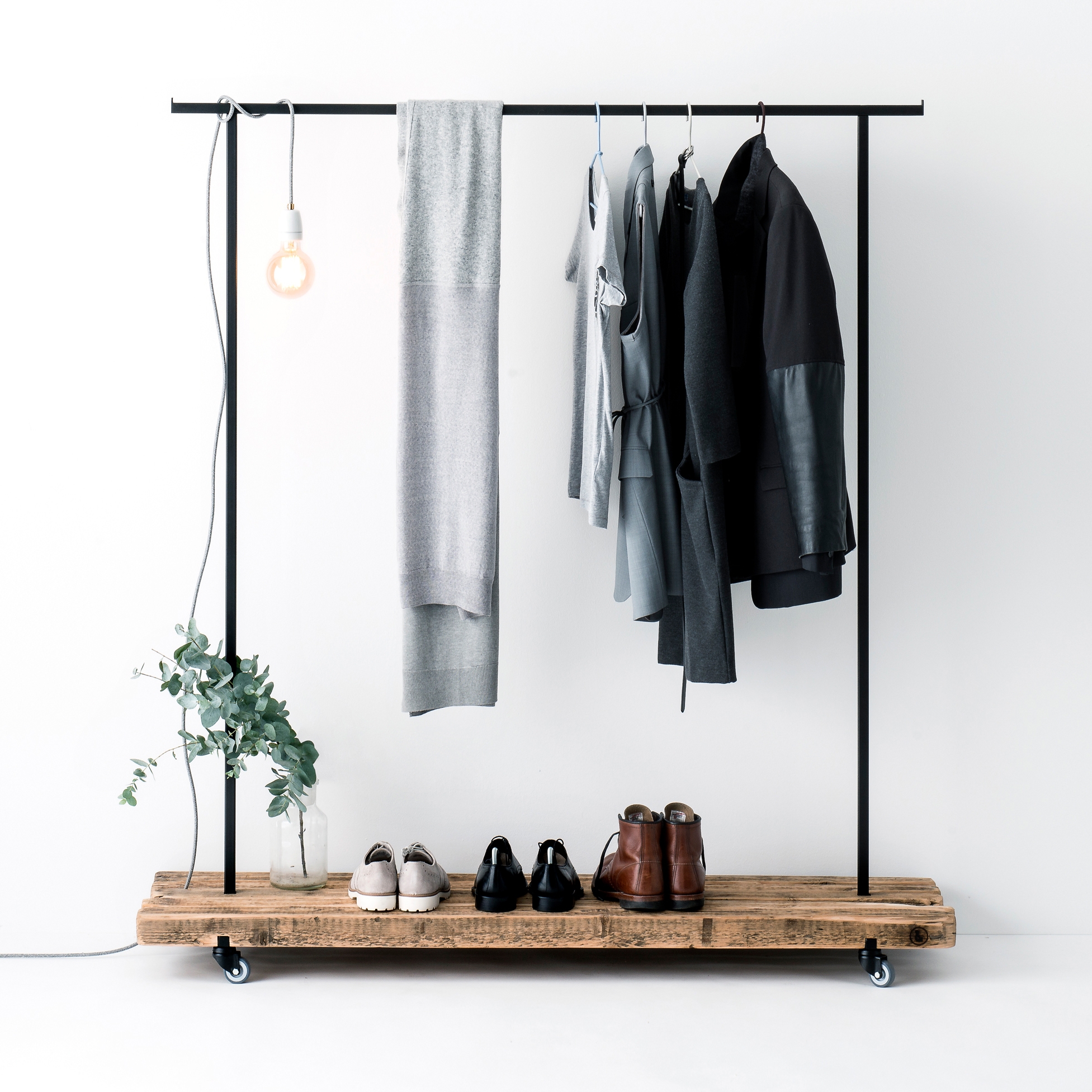 Mostrar el producto Reclaimed Wood 01 Clothes Rack del fabricante weld & co