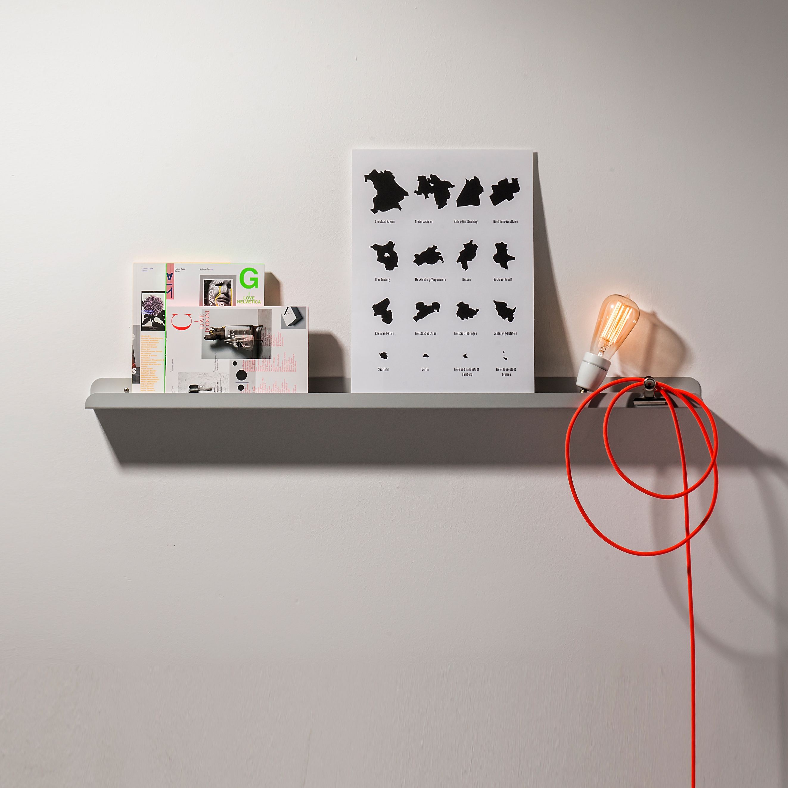 Mostrar el producto Solid 03 Wall Shelf del fabricante weld & co