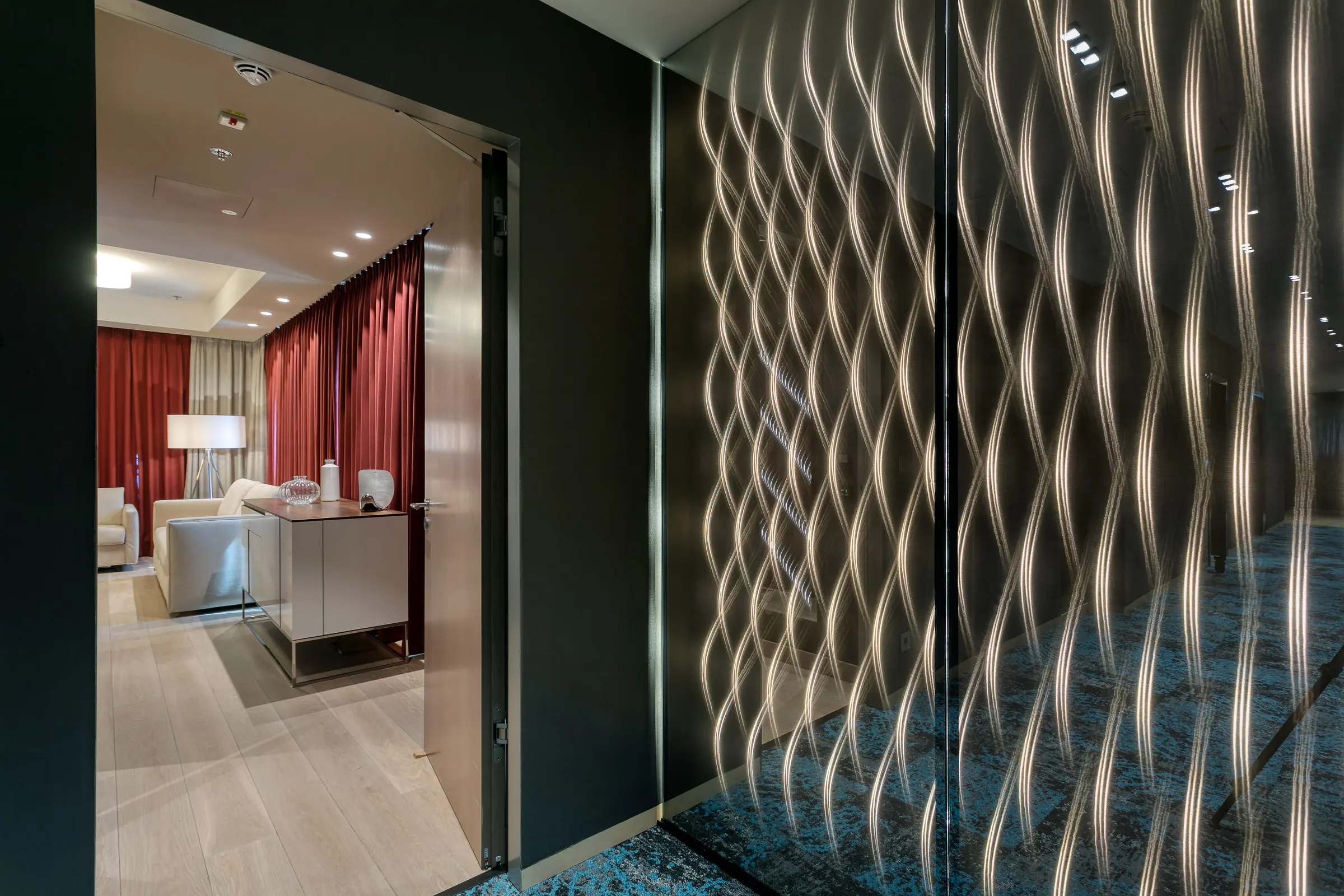 ETTLIN Smart Textiles - Mirrorglass | Mirrorwall for individual design concepts