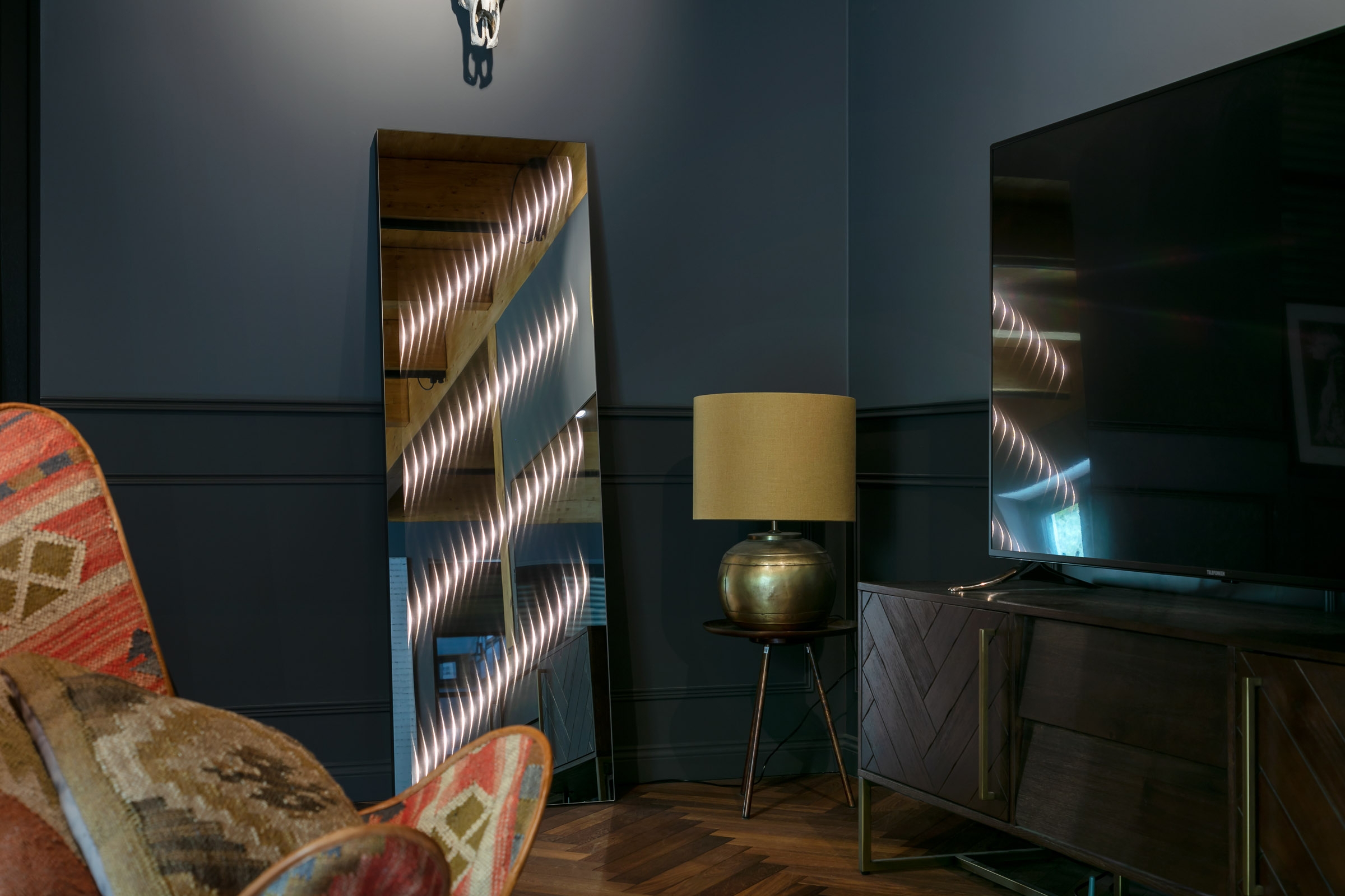 Display product Ambiloom® Mirror 1700 from manufacturer ETTLIN Smart Textiles