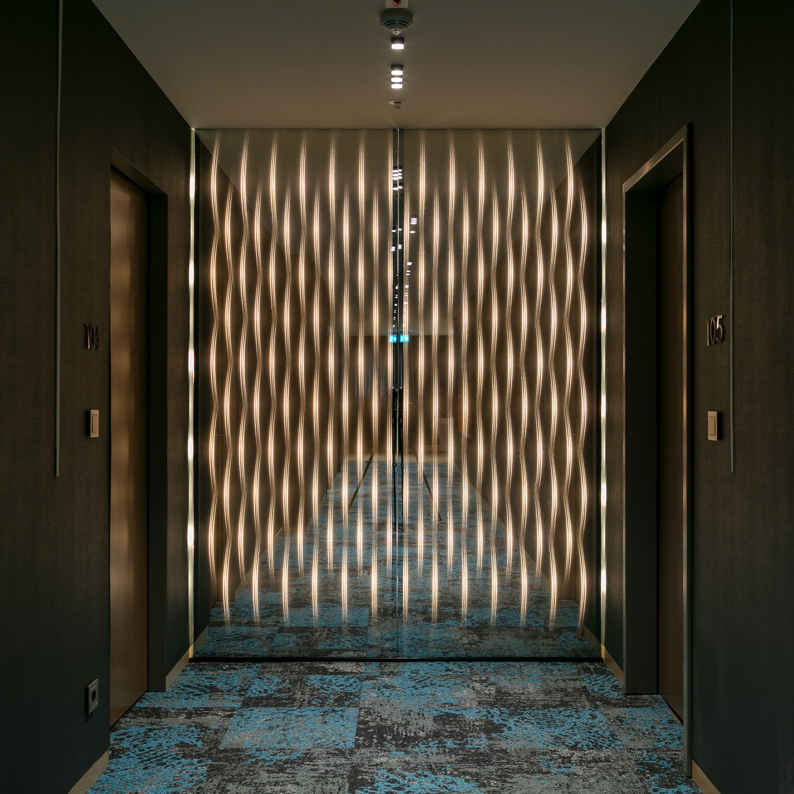 Afficher le produit Mirrorglass | Mirrorwall for individual design concepts du fabricant ETTLIN Smart Textiles