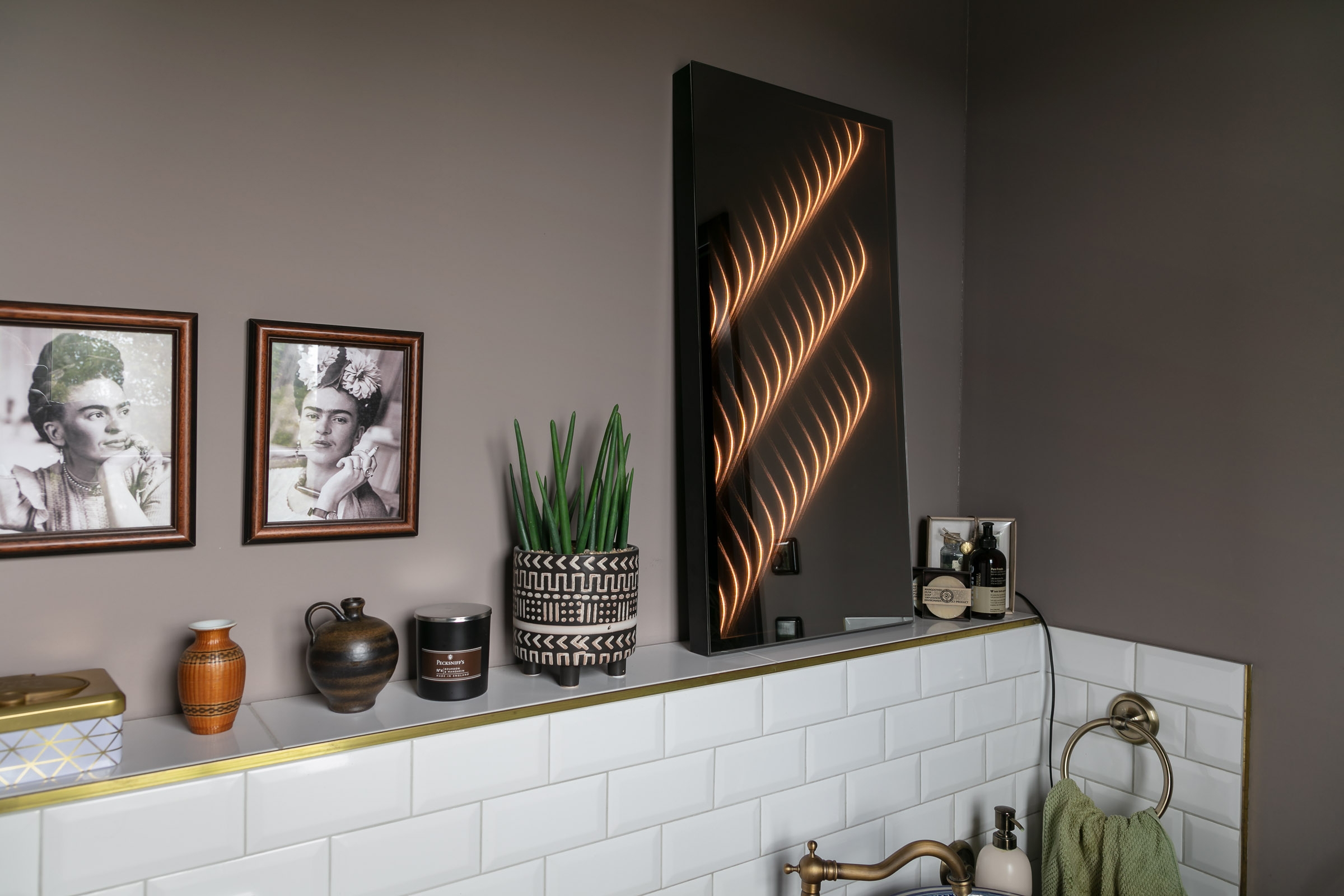 Display product Ambiloom® Mirror 800 from manufacturer ETTLIN Smart Textiles